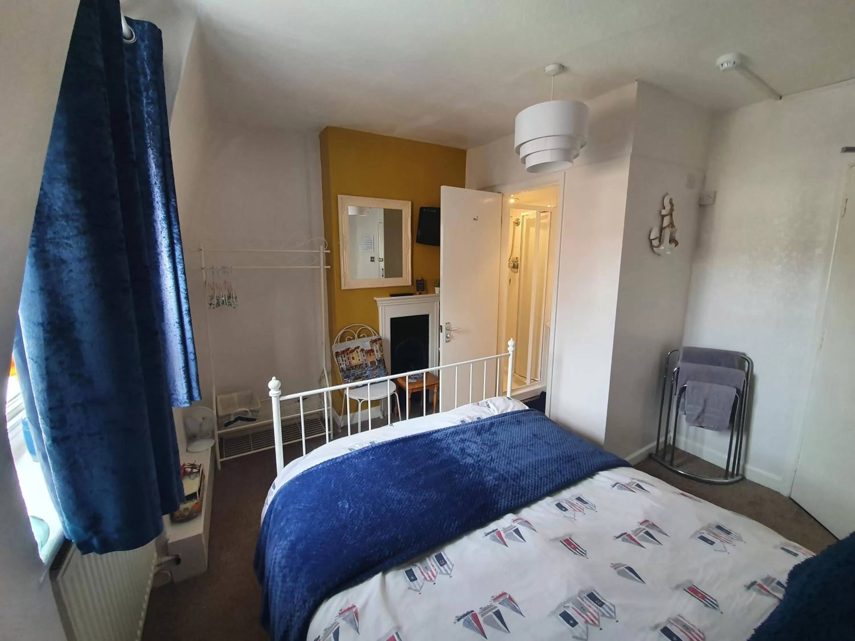 Bed in Lyndale Guest House