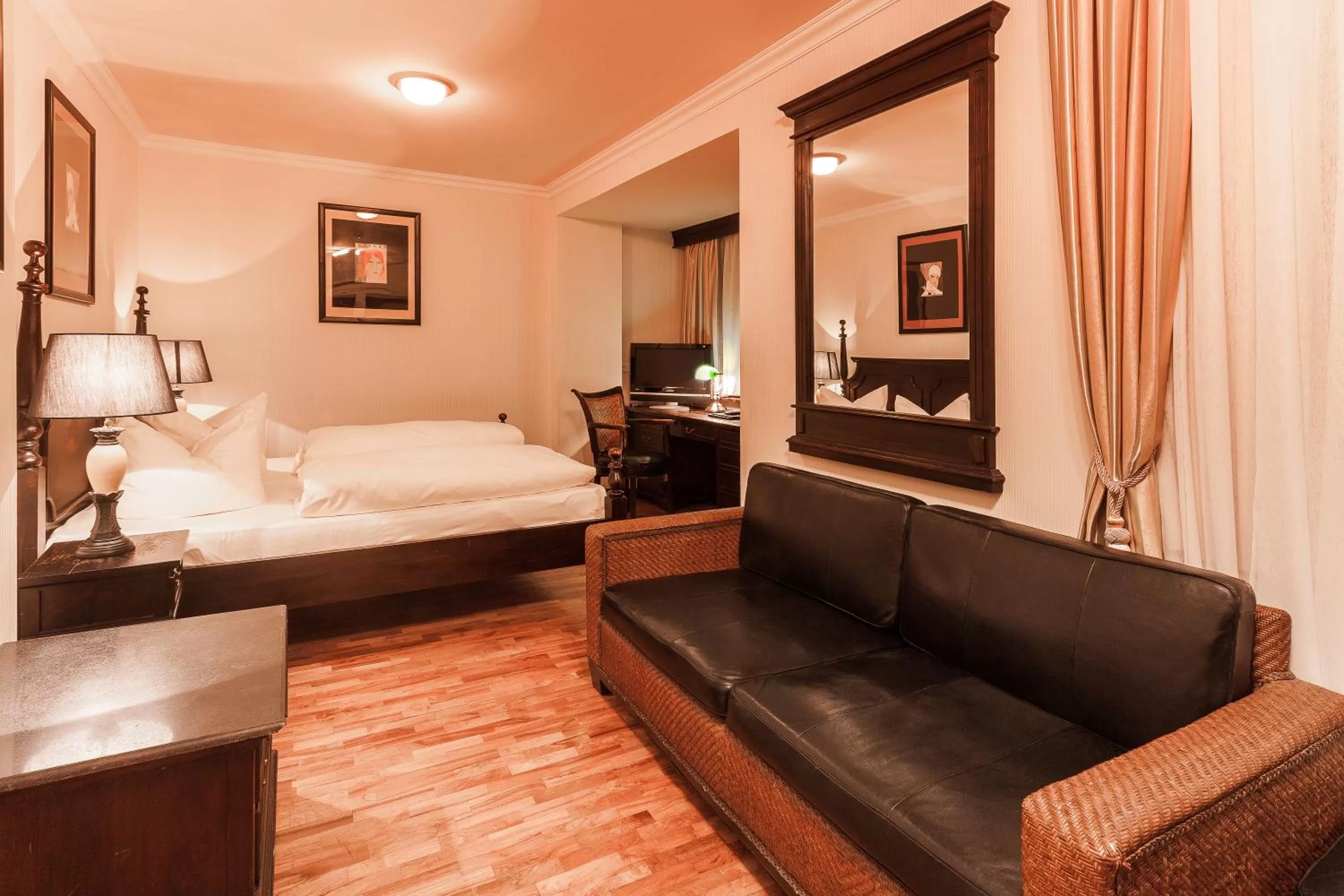 Photo of the whole room, Bed in Hotel Aviv Dresden