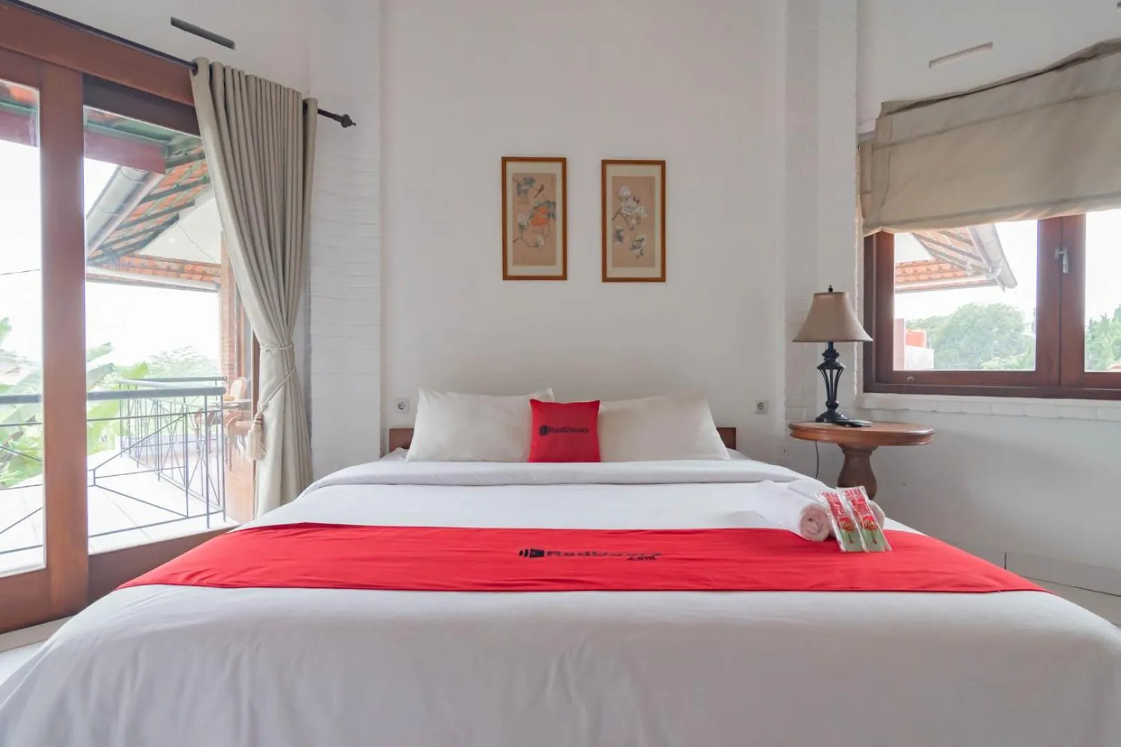 Bedroom in RedDoorz Plus near Dago Pakar