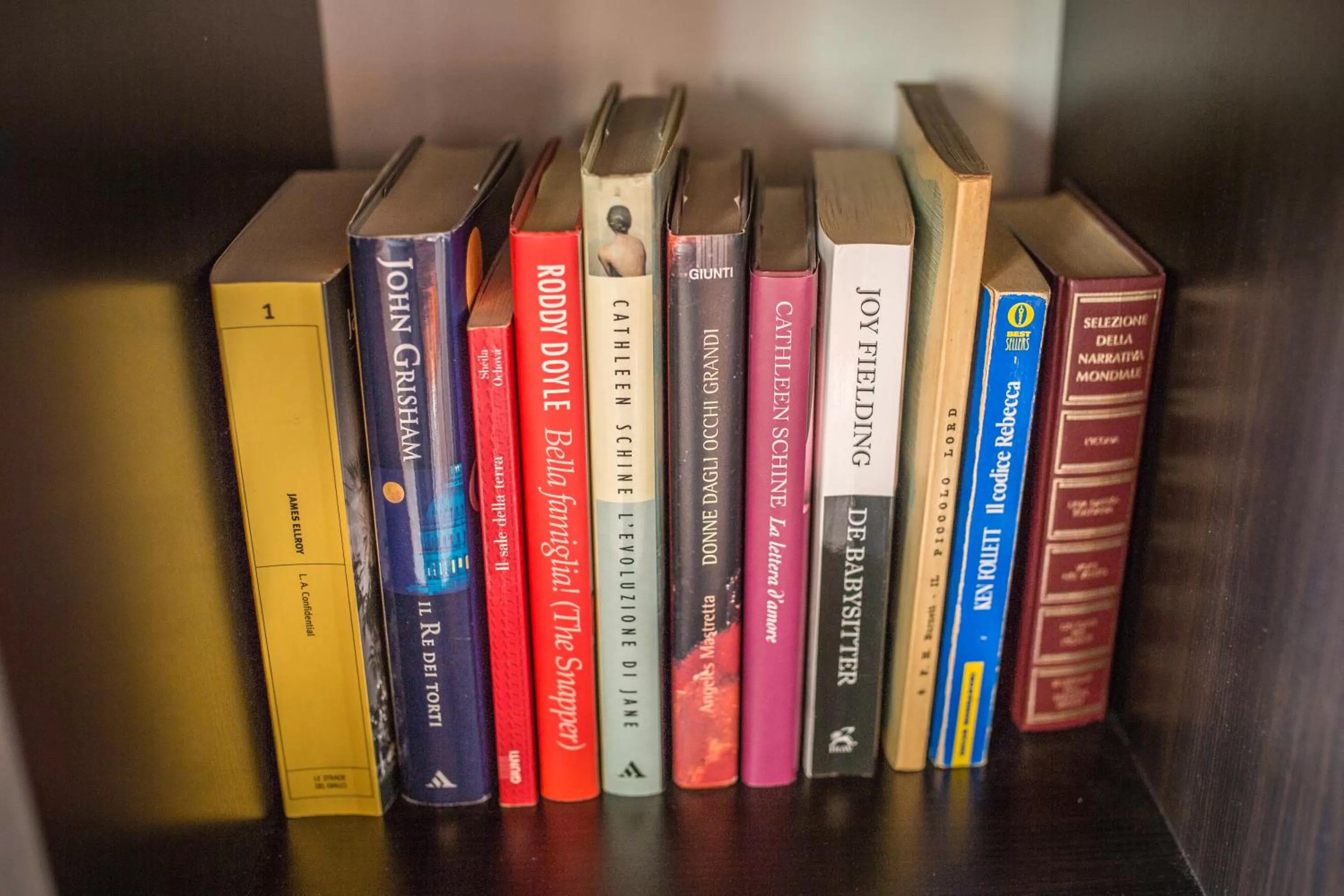 Library in Il Milione Country Hotel