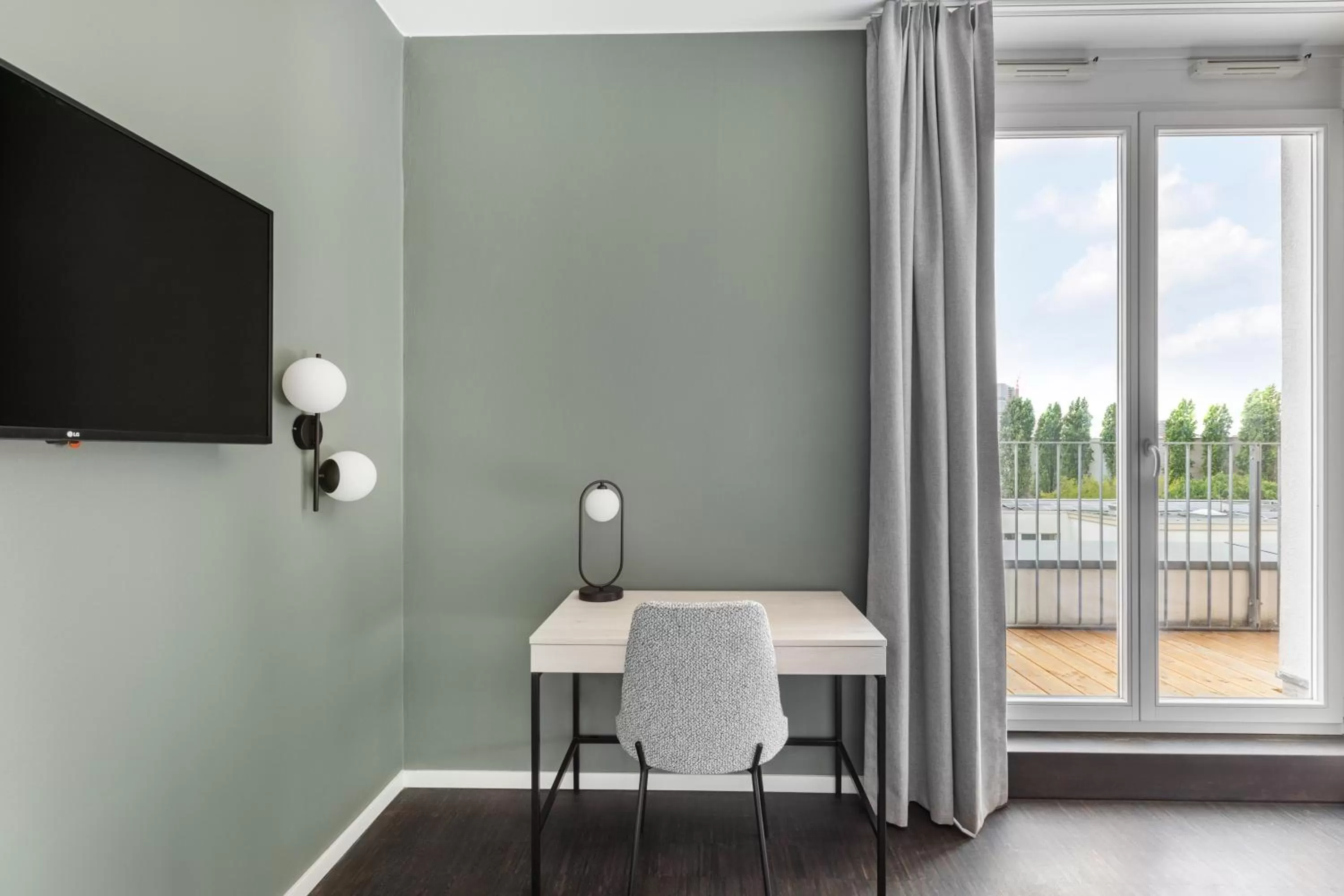 TV and multimedia in Numa Berlin Boxer