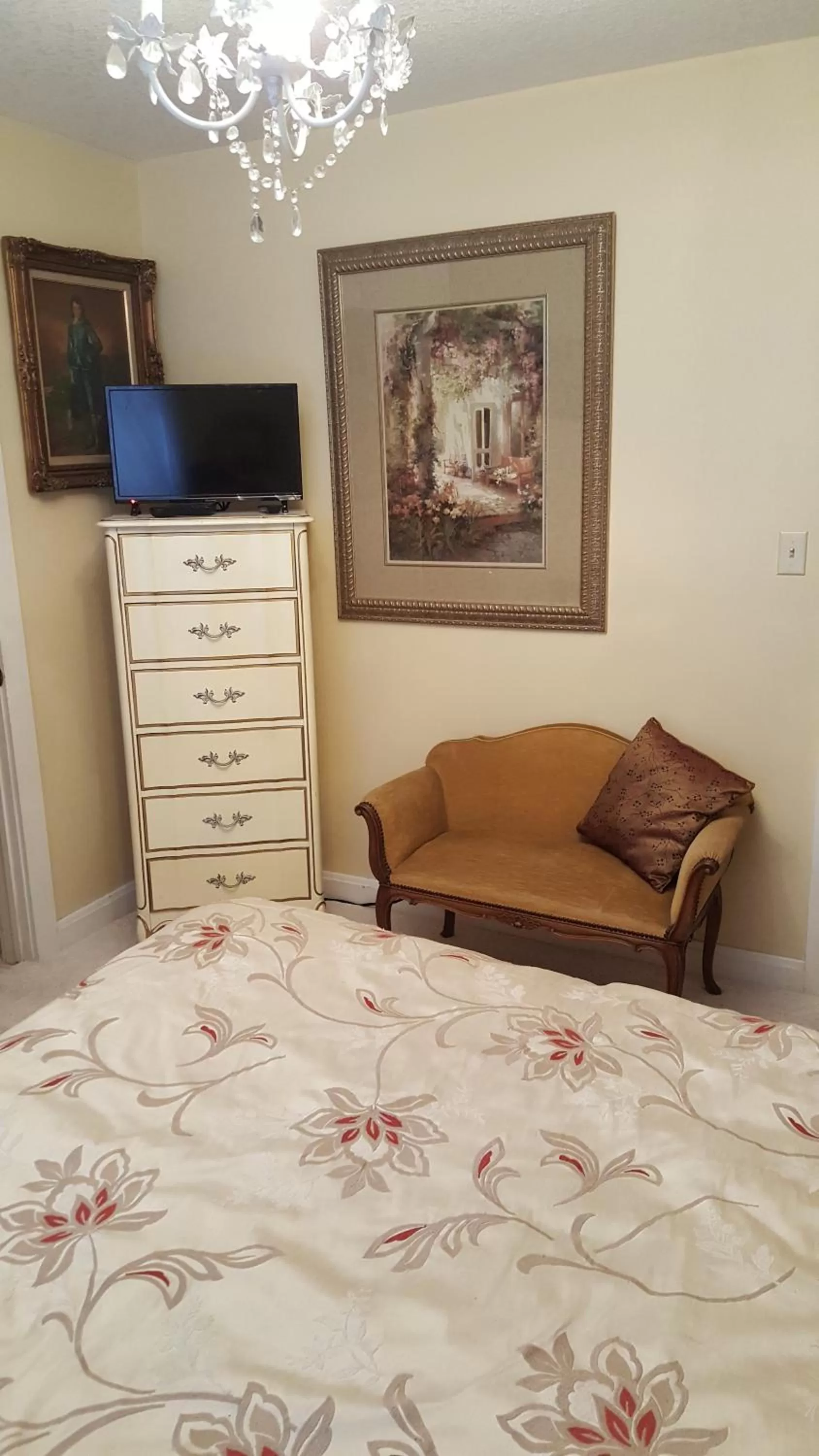 Bed in Woodstock Inn Bed & Breakfast