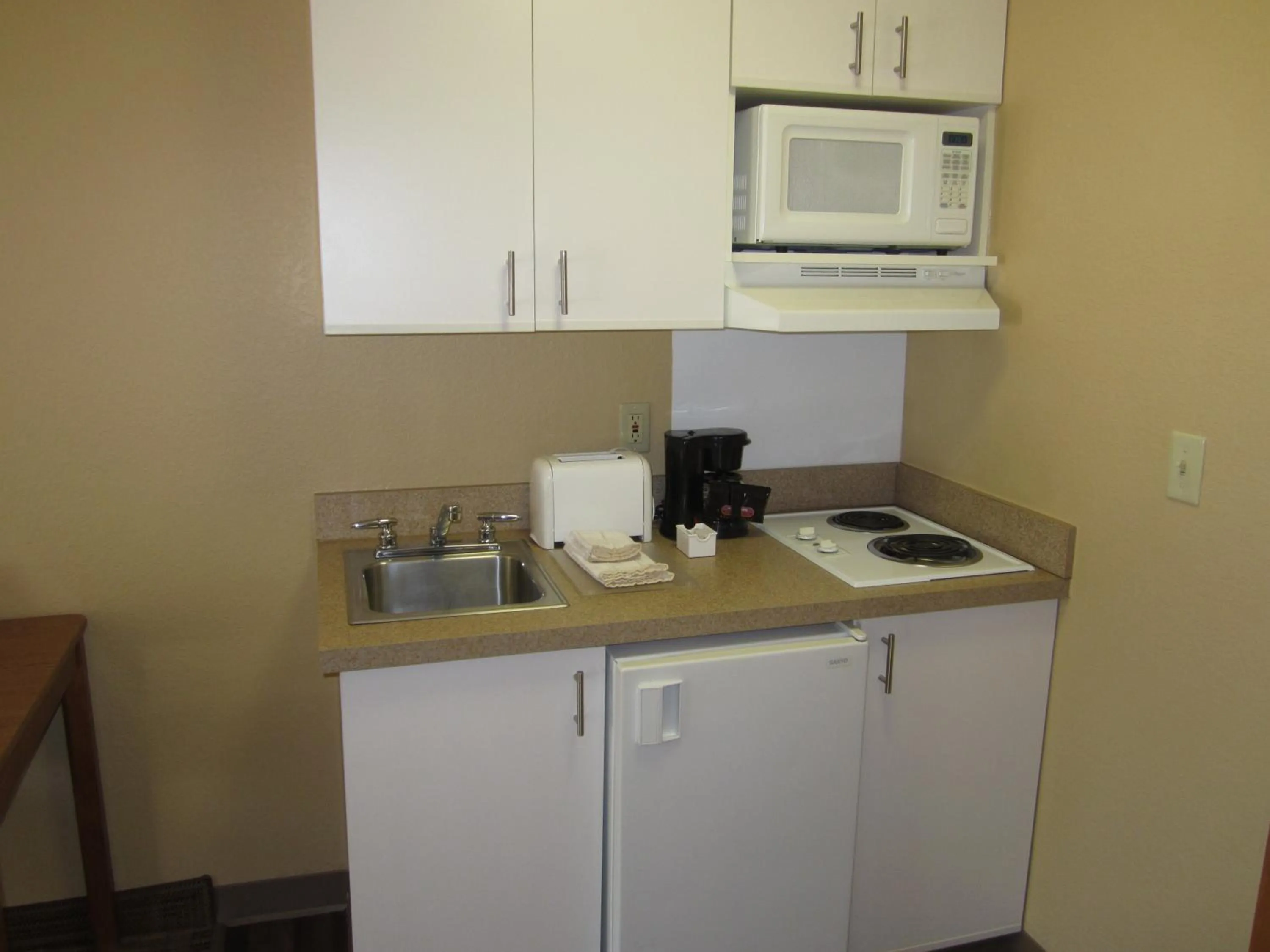 Kitchen or kitchenette in Extended Stay America Select Suites - Austin - Round Rock - North