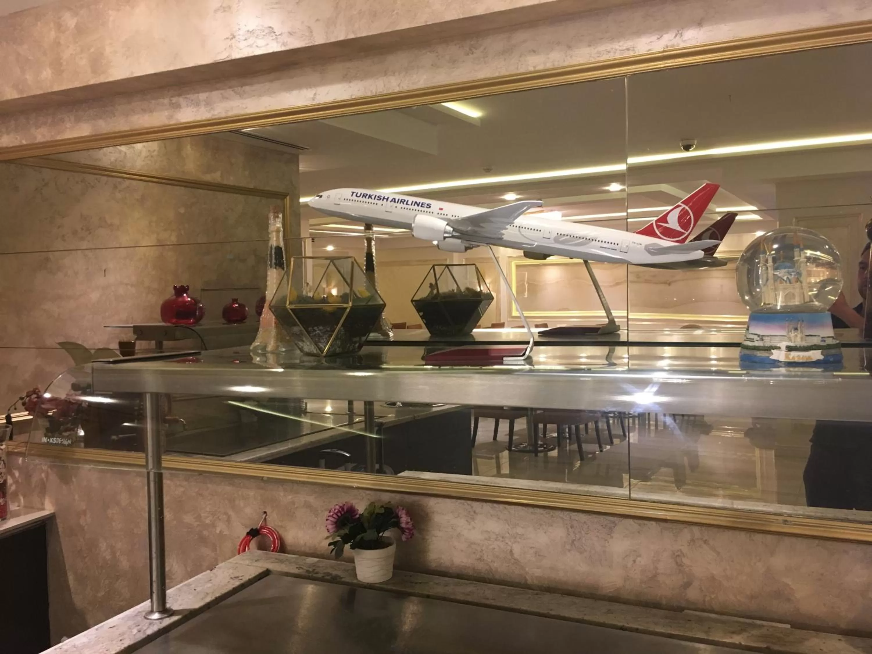 Restaurant/places to eat in Laleli Gonen Hotel