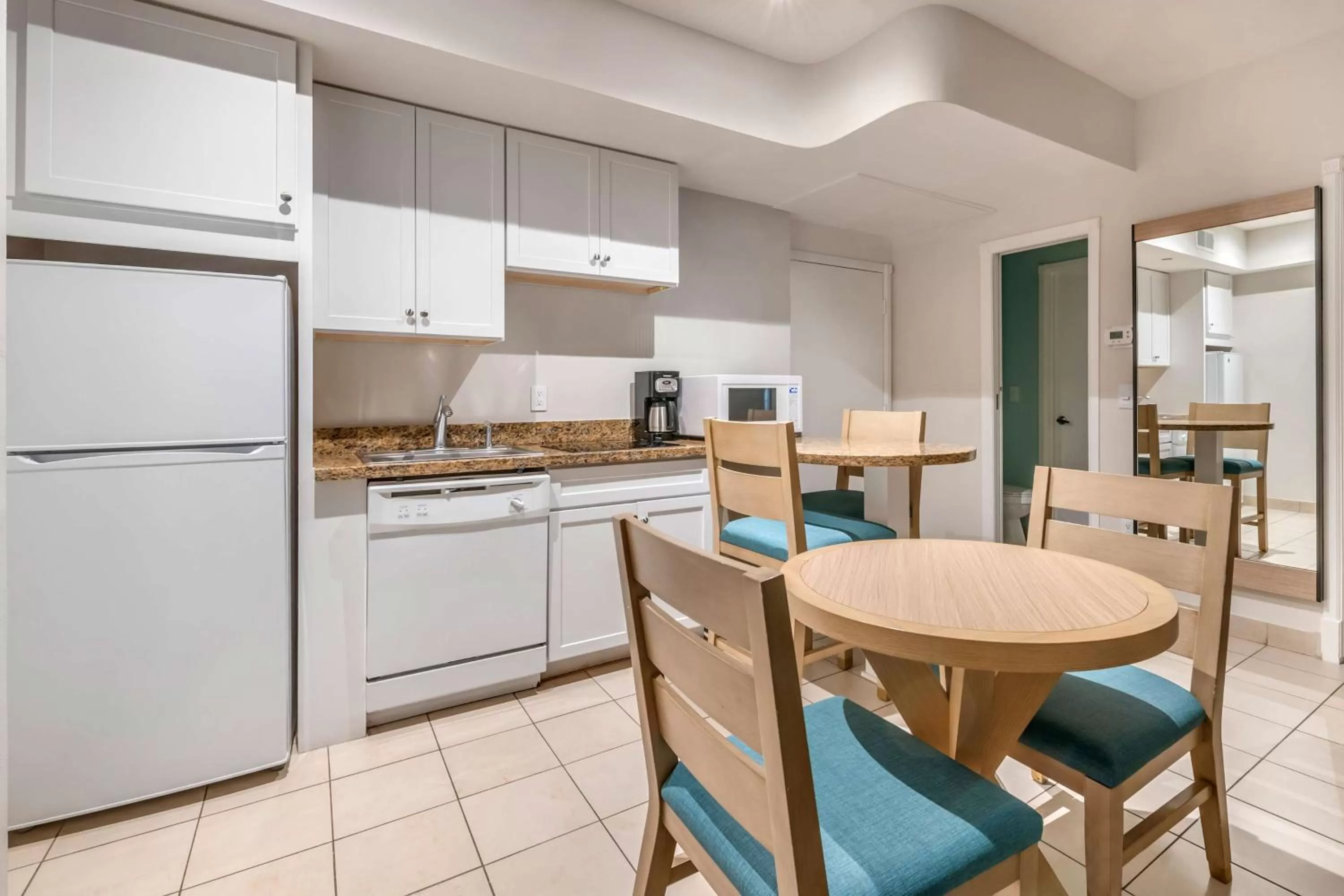 Kitchen or kitchenette in Hilton Vacation Club Crescent on South Beach Miami