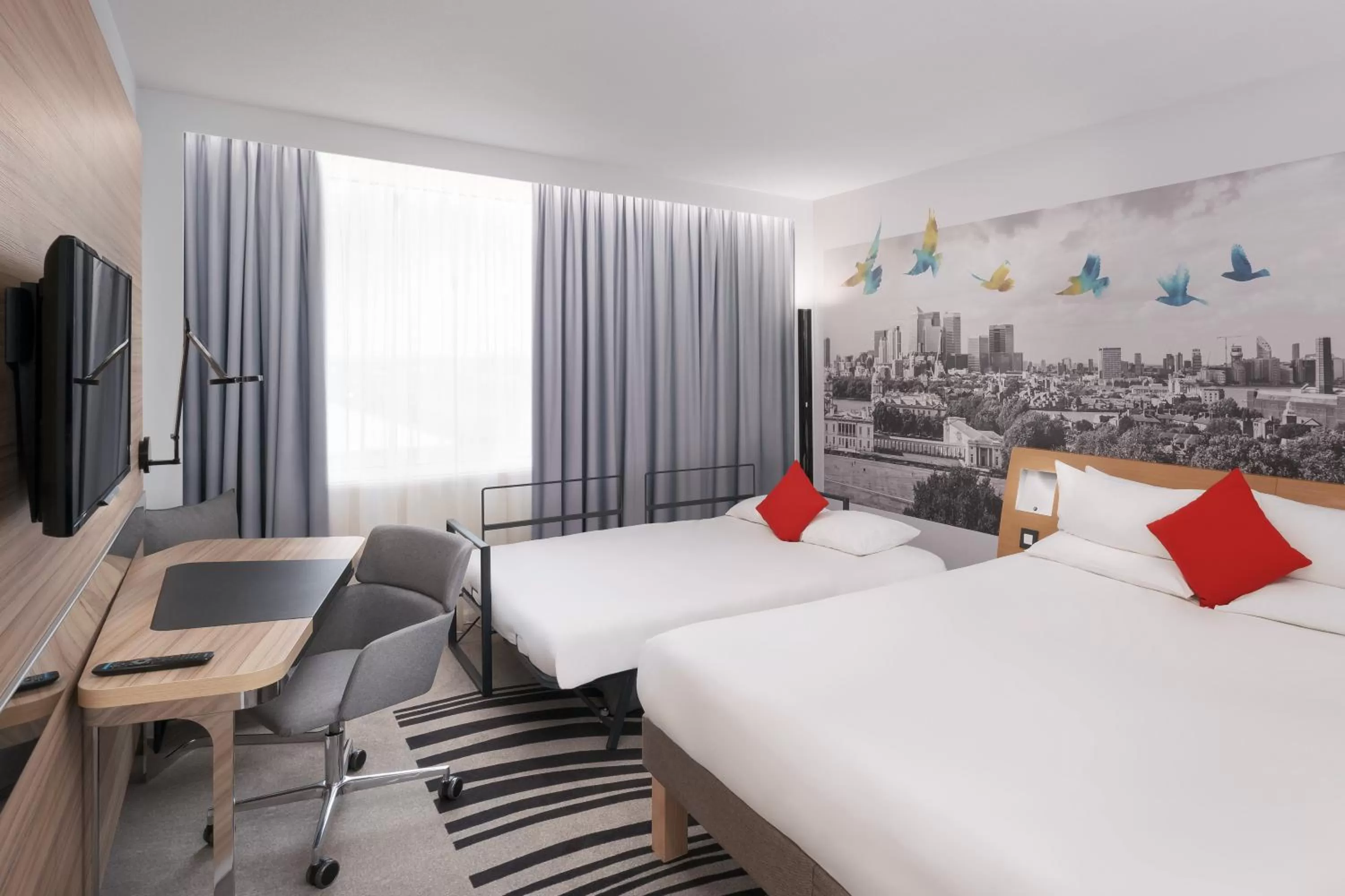 Bedroom, Bed in Novotel London Excel