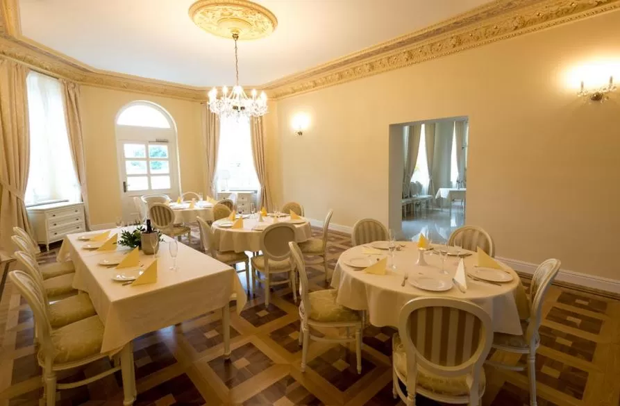 Restaurant/places to eat in Hotel SPA Akacjowy Dwór