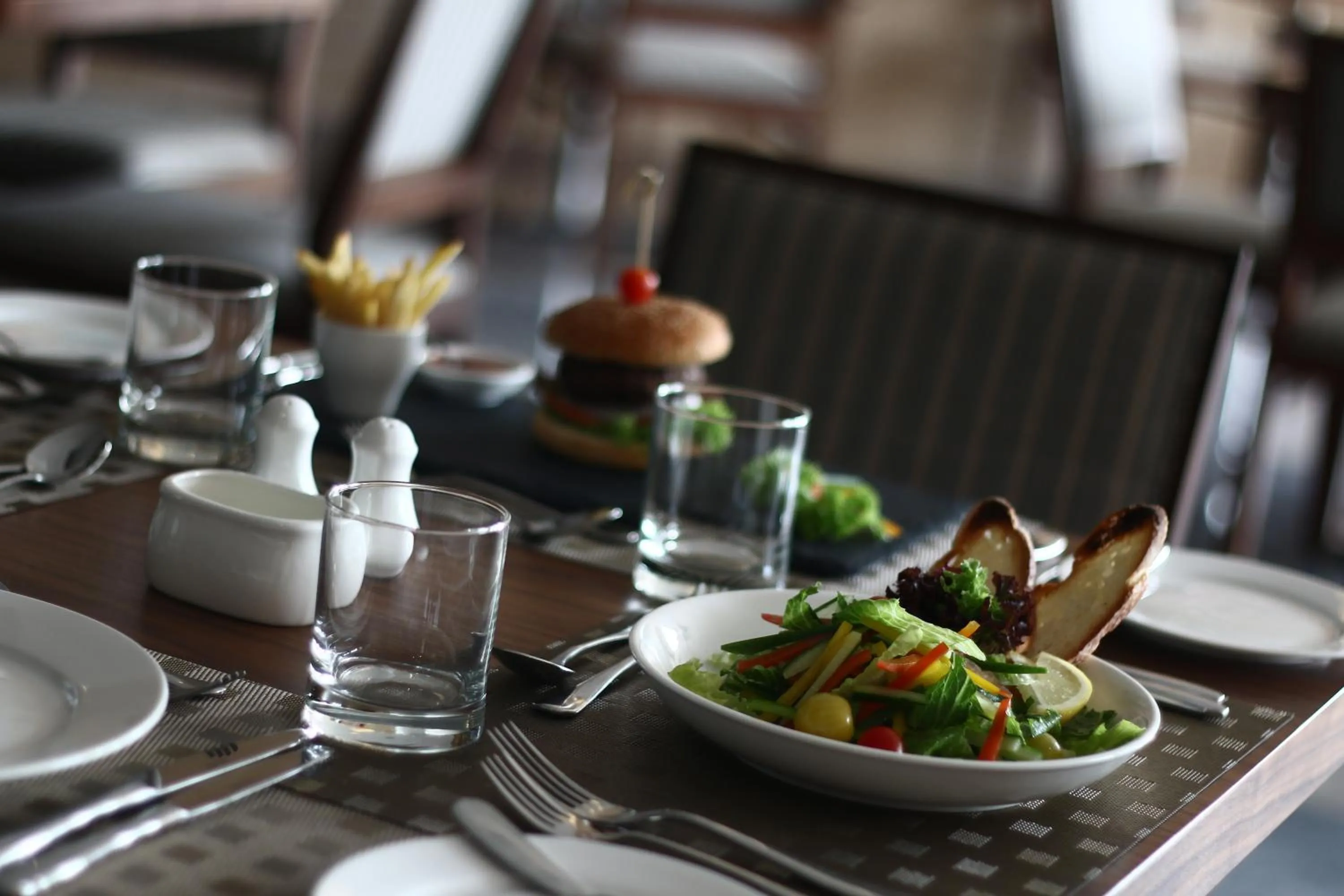 Restaurant/places to eat in Levatio Hotel Muscat