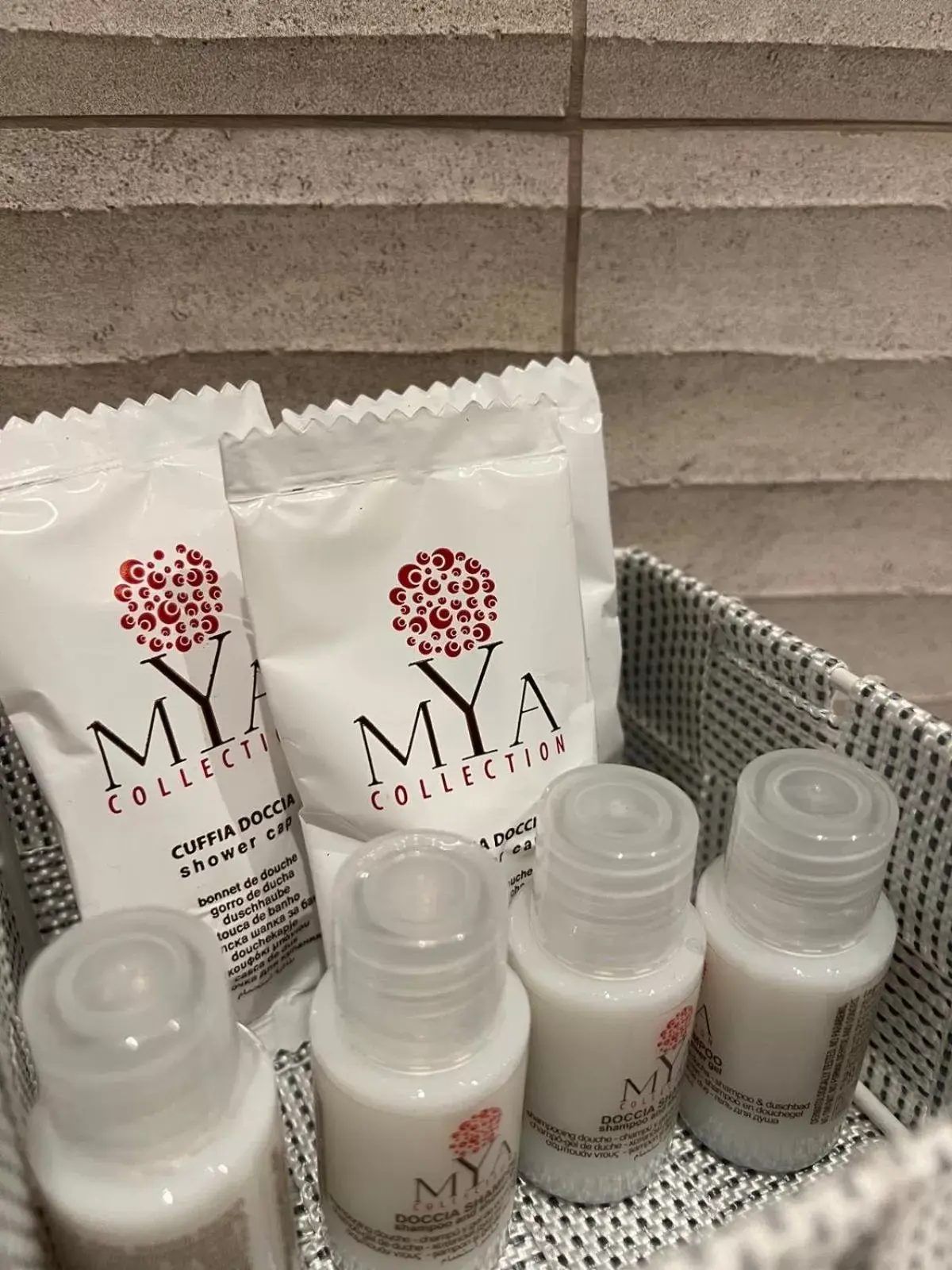 Suite with Balcony - single occupancy in Maqueda Suites Suite with Balcony - single occupancy in Maqueda Suites