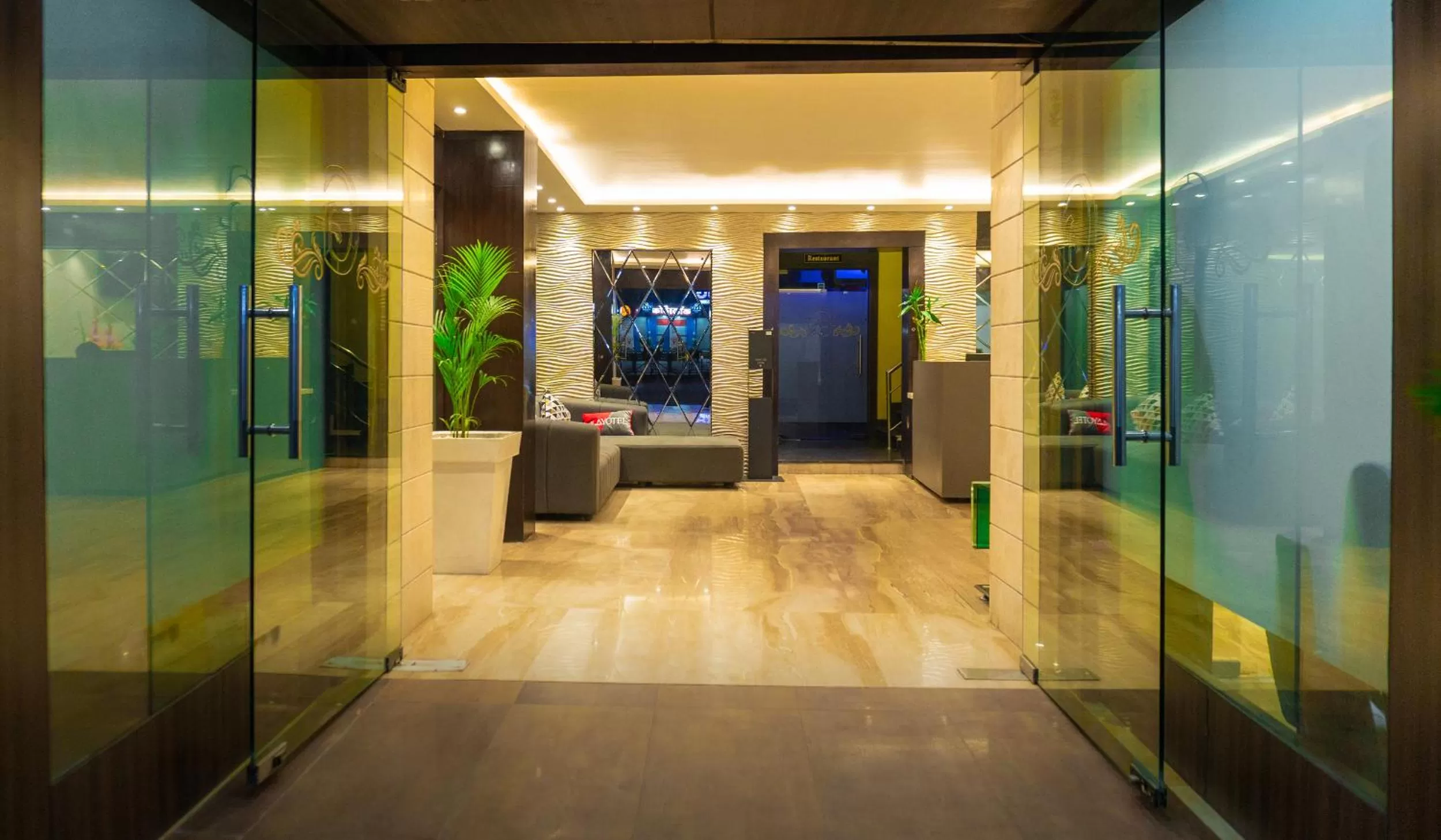 Facade/entrance in Hotel Golden Treat