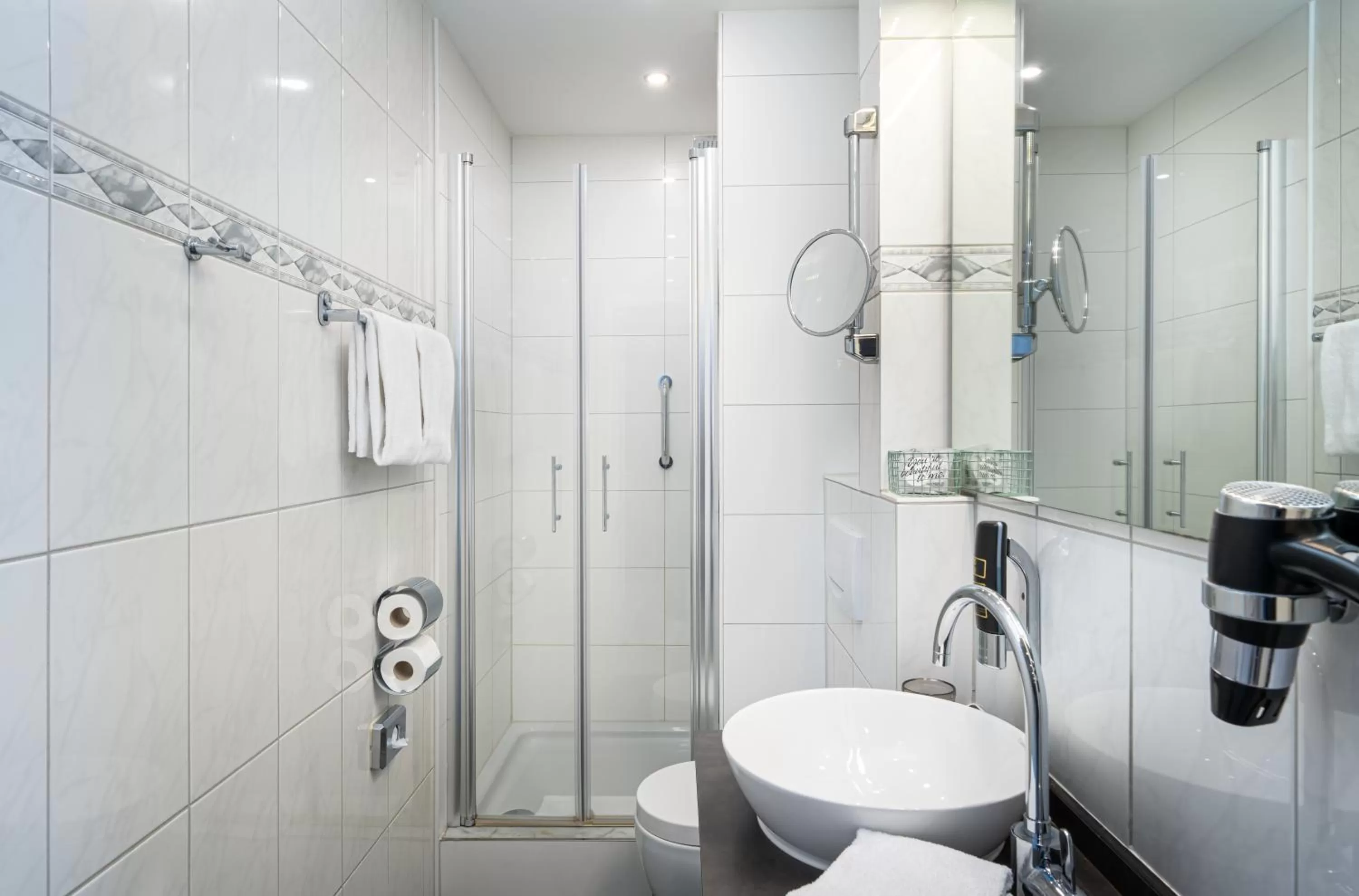 Shower in Arthotel ANA Liberty Bremen City