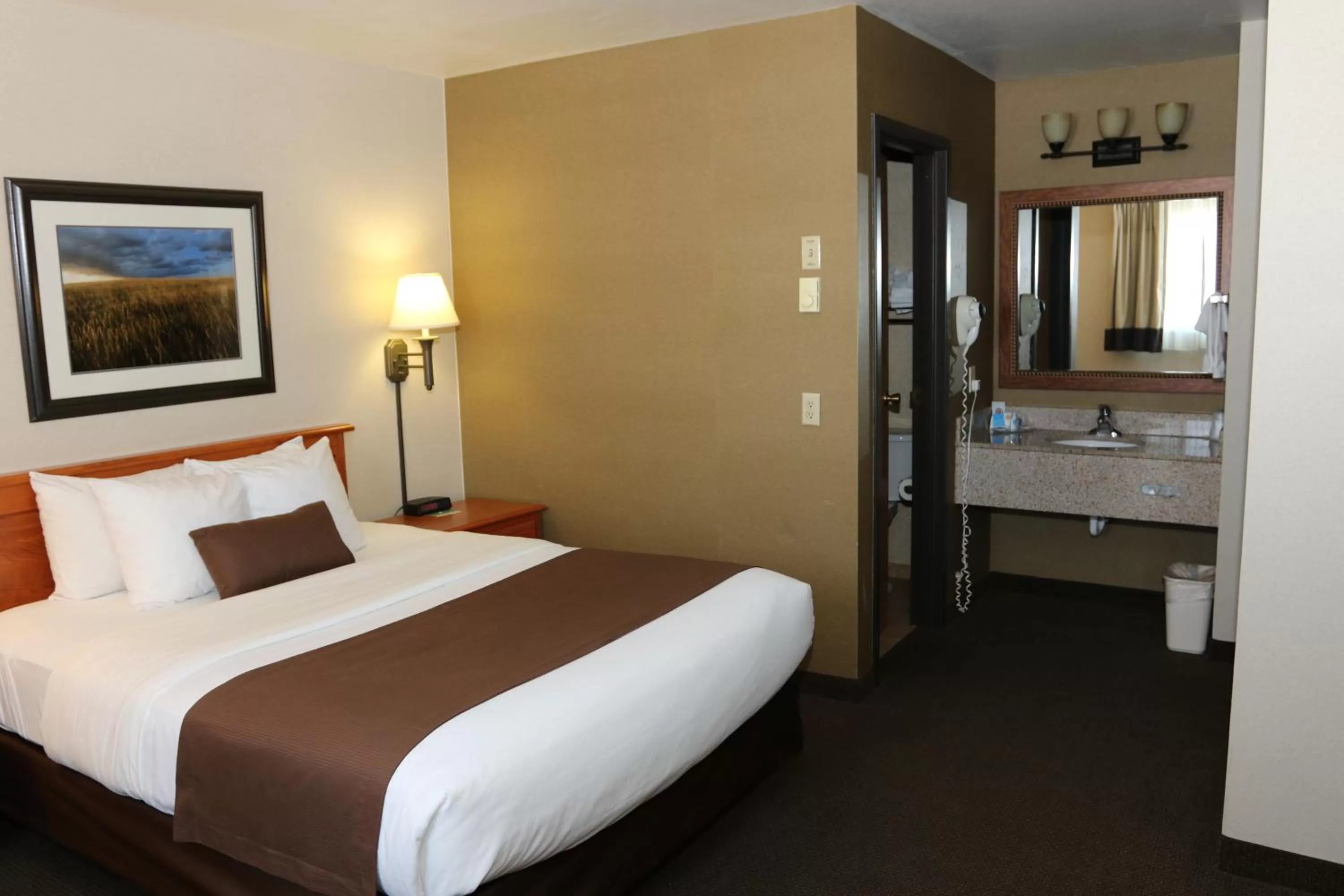 Bedroom, Bed in Motel 6 Minot, ND