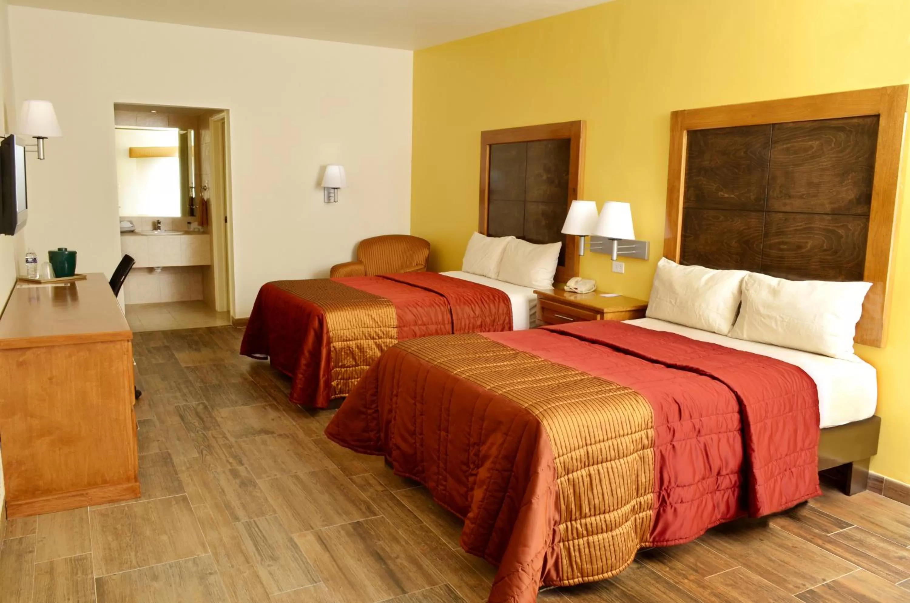 Double Room with Two double beds and Breakfast for two in Hotel Villa del Sol