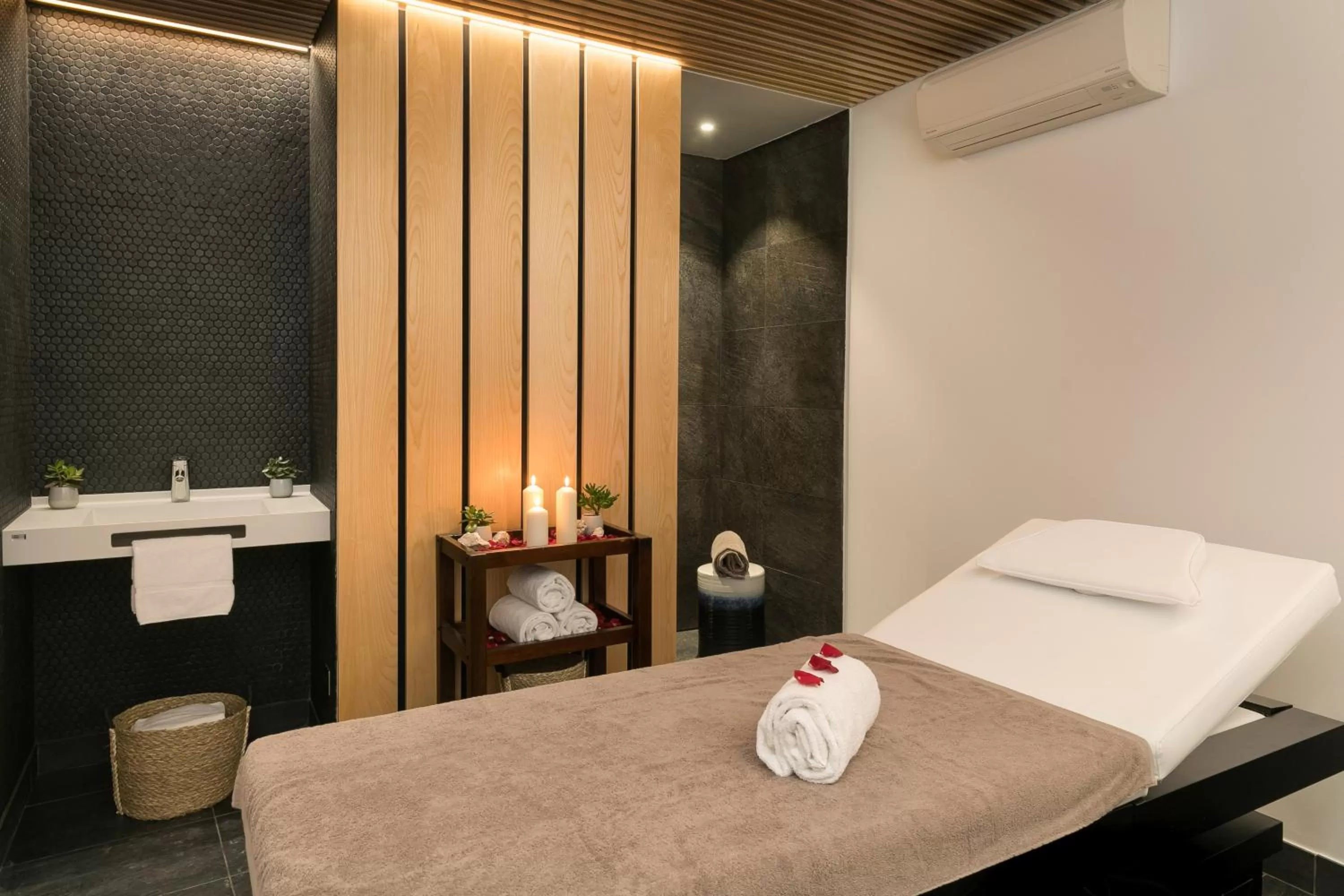 Massage, Bed in 7Hotel&Spa