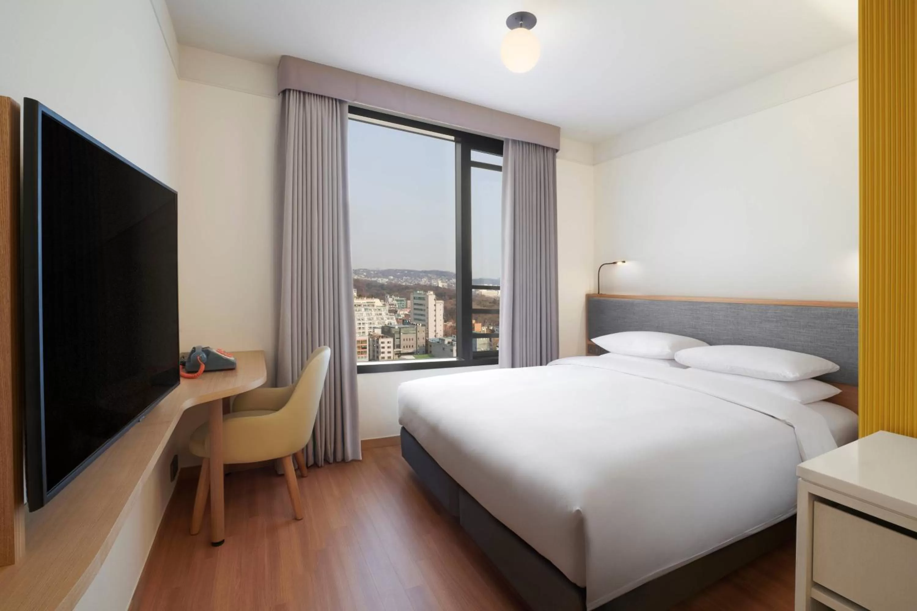 Photo of the whole room, Bed in Moxy Seoul Insadong