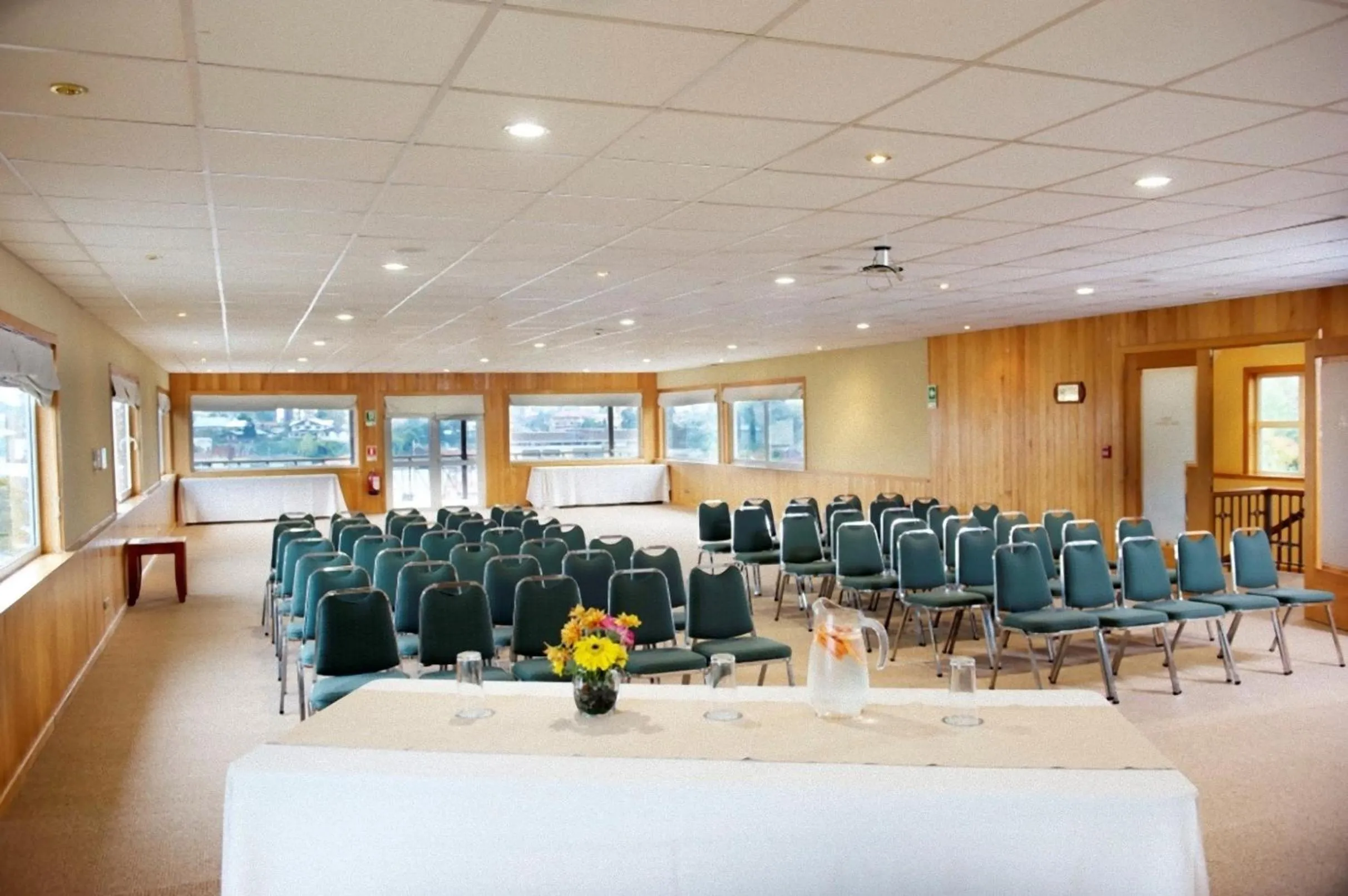 Business facilities in Park Inn by Radisson Puerto Varas