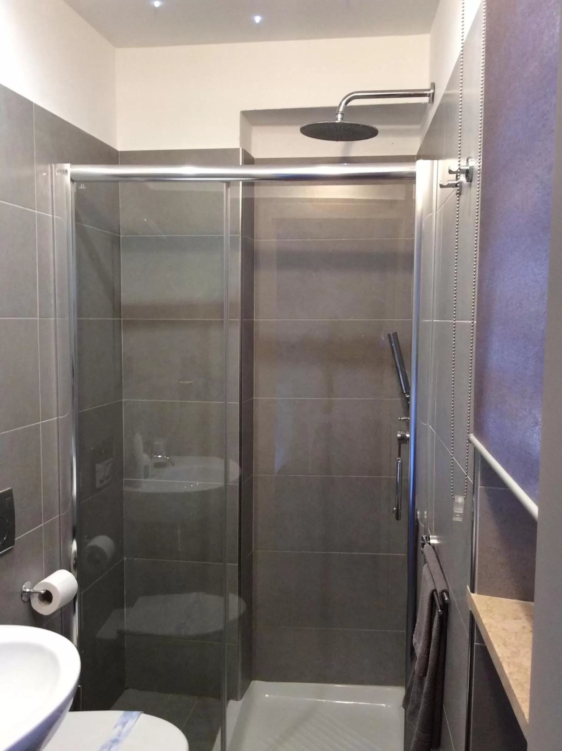 Bathroom in B&B Albornoz