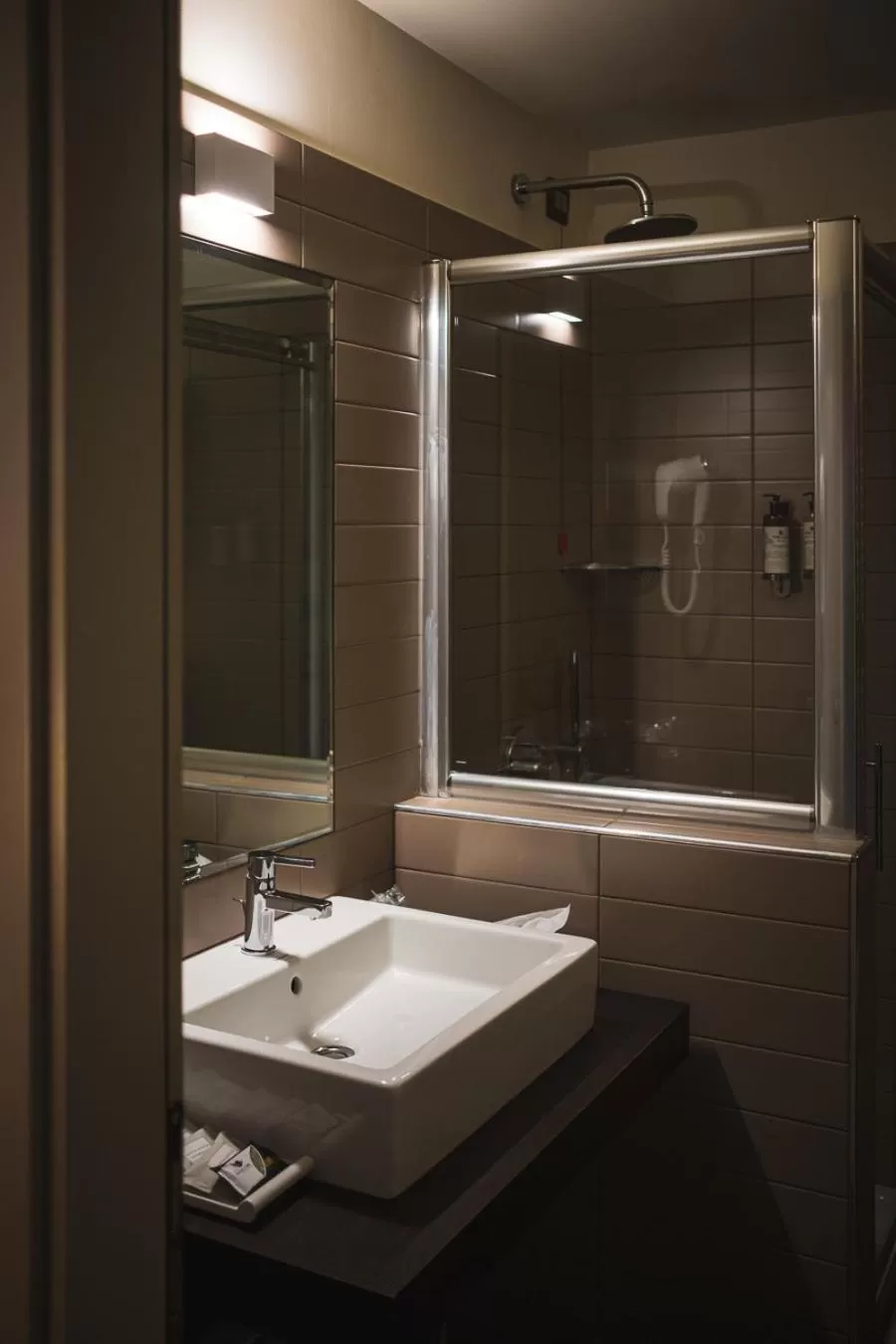 Shower in Lake Hotel La Pieve