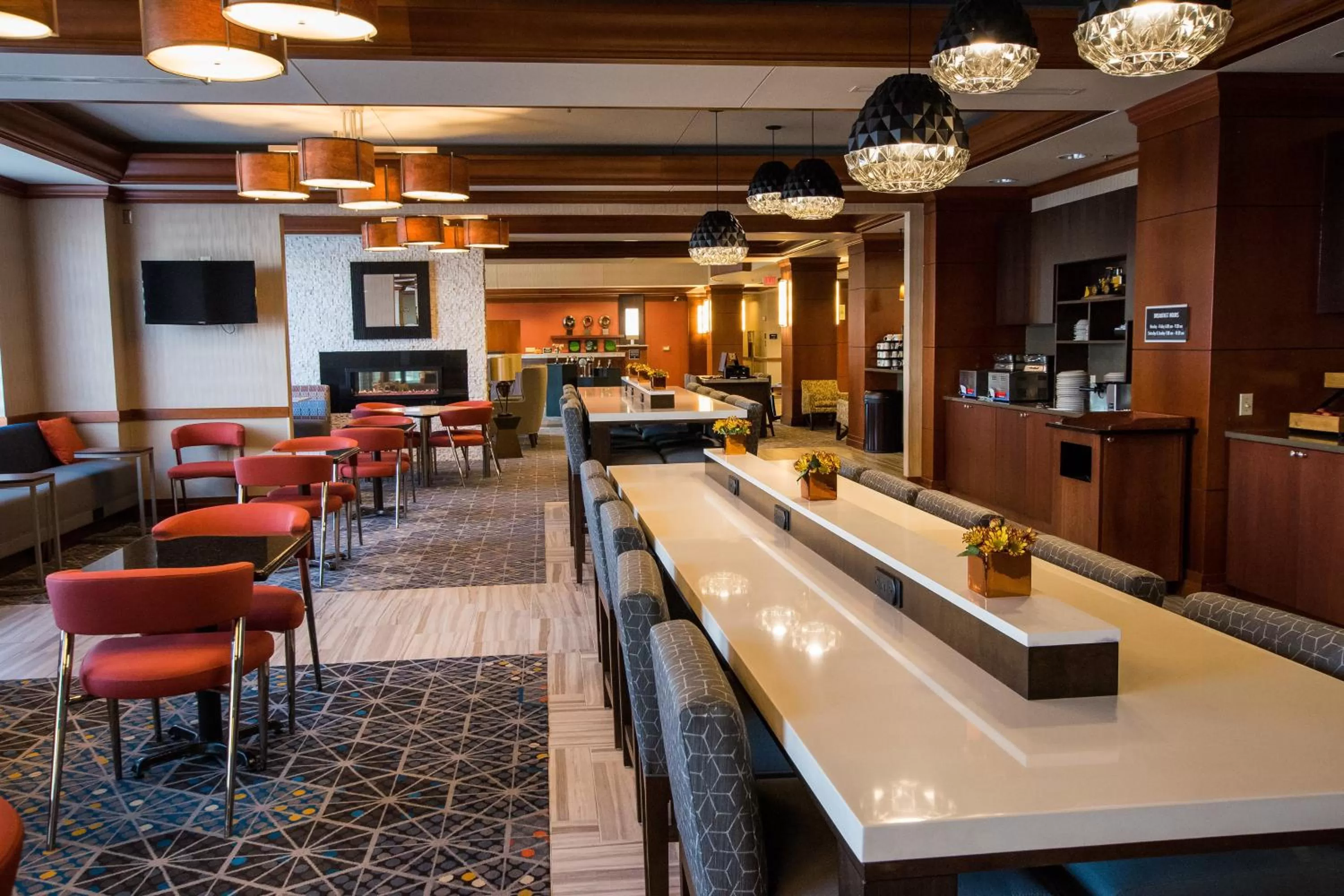 Restaurant/places to eat in Wyndham Moline on John Deere Commons