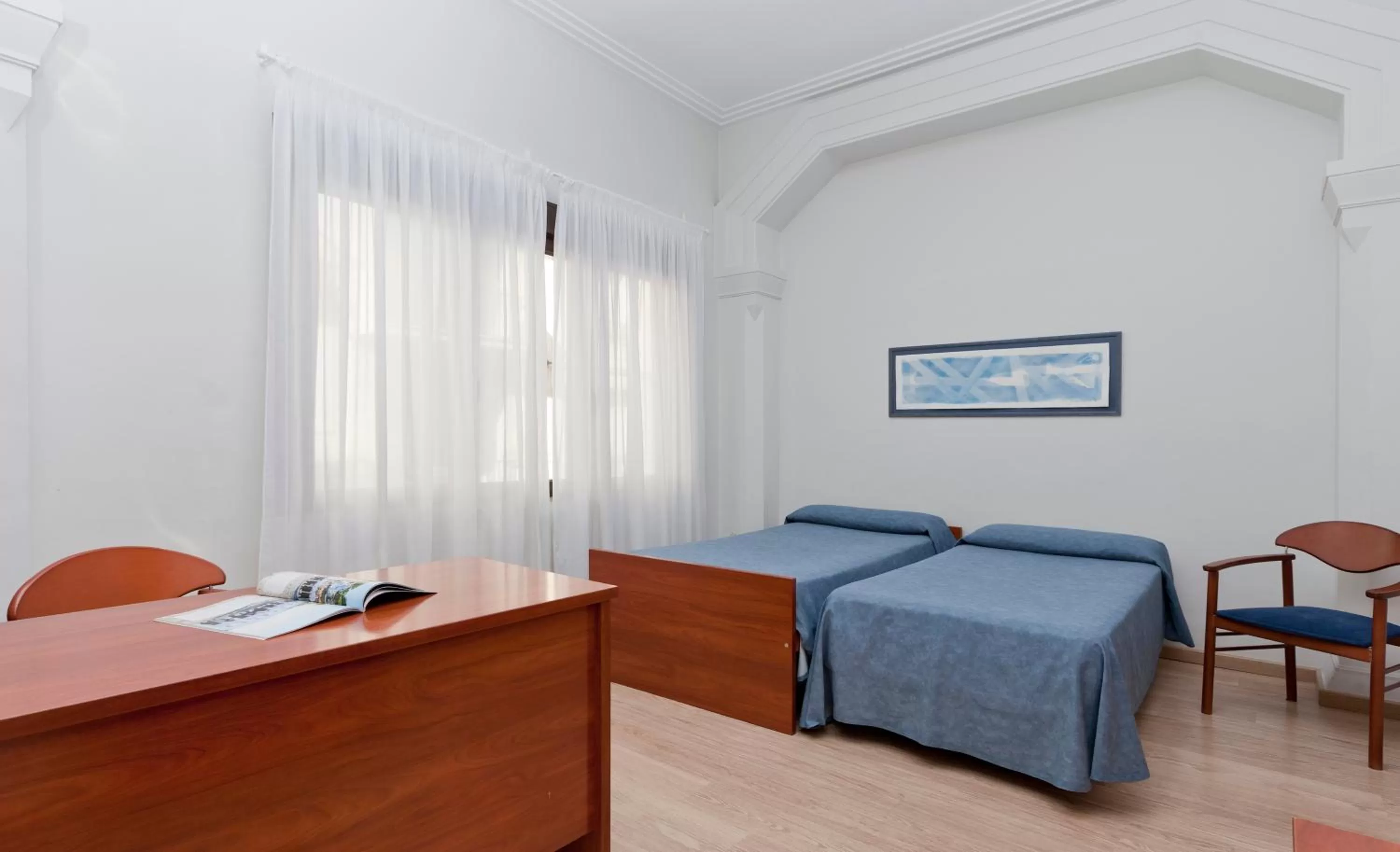 Bedroom, Bed in Peninsular