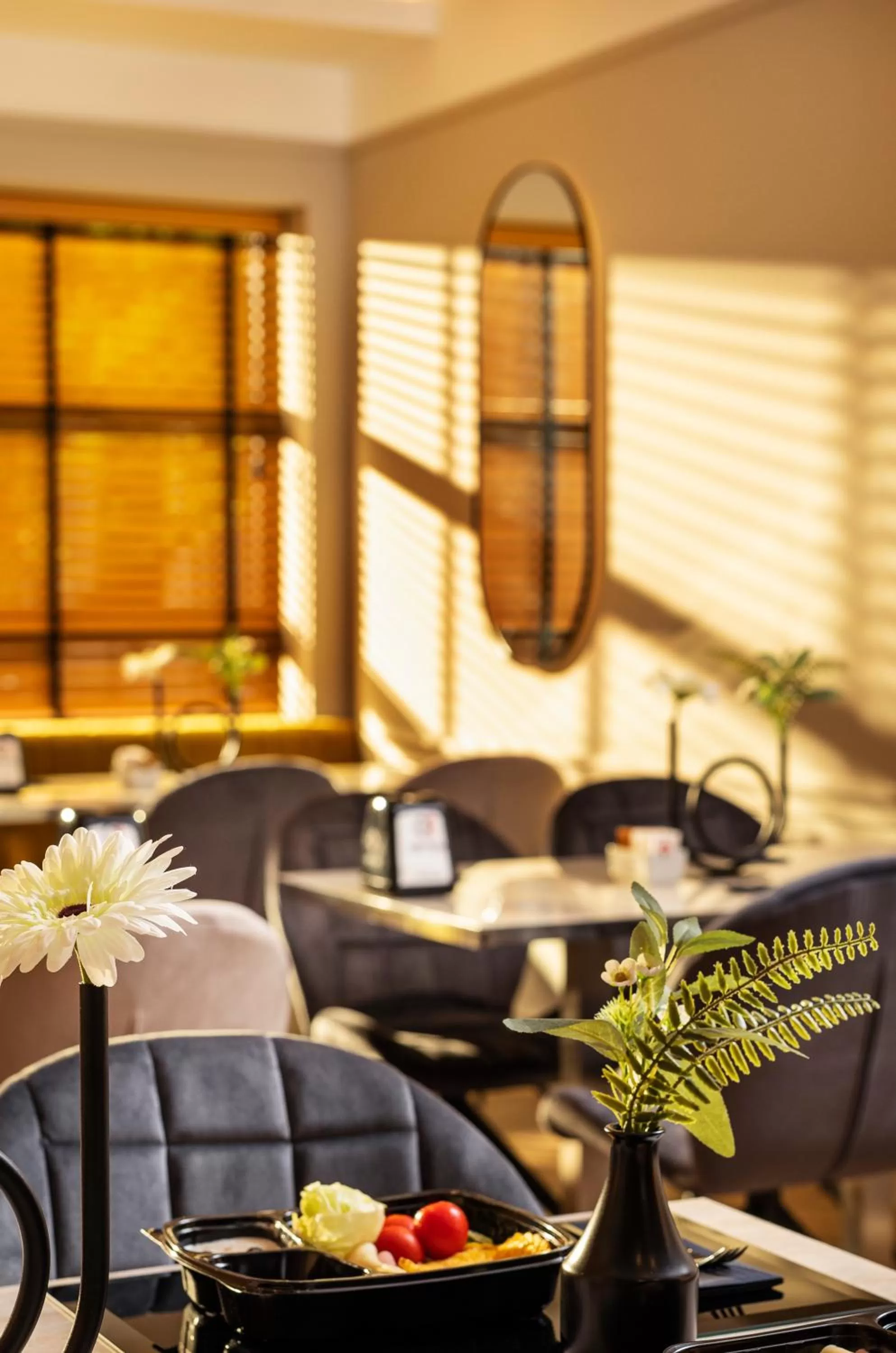 Restaurant/places to eat in -- ESTE PARK HOTEL -- part of Urban Chic Luxury Design Hotels - Parking & Compliments - next to Shopping & Dining Mall Plovdiv