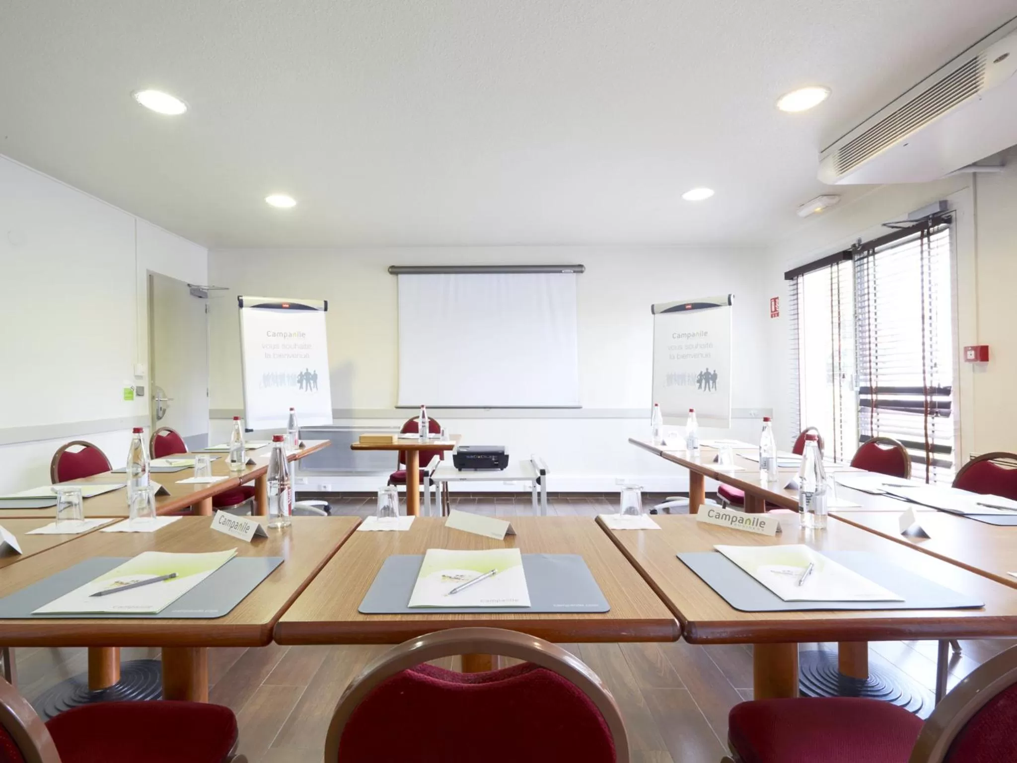 Business facilities in Campanile Béthune