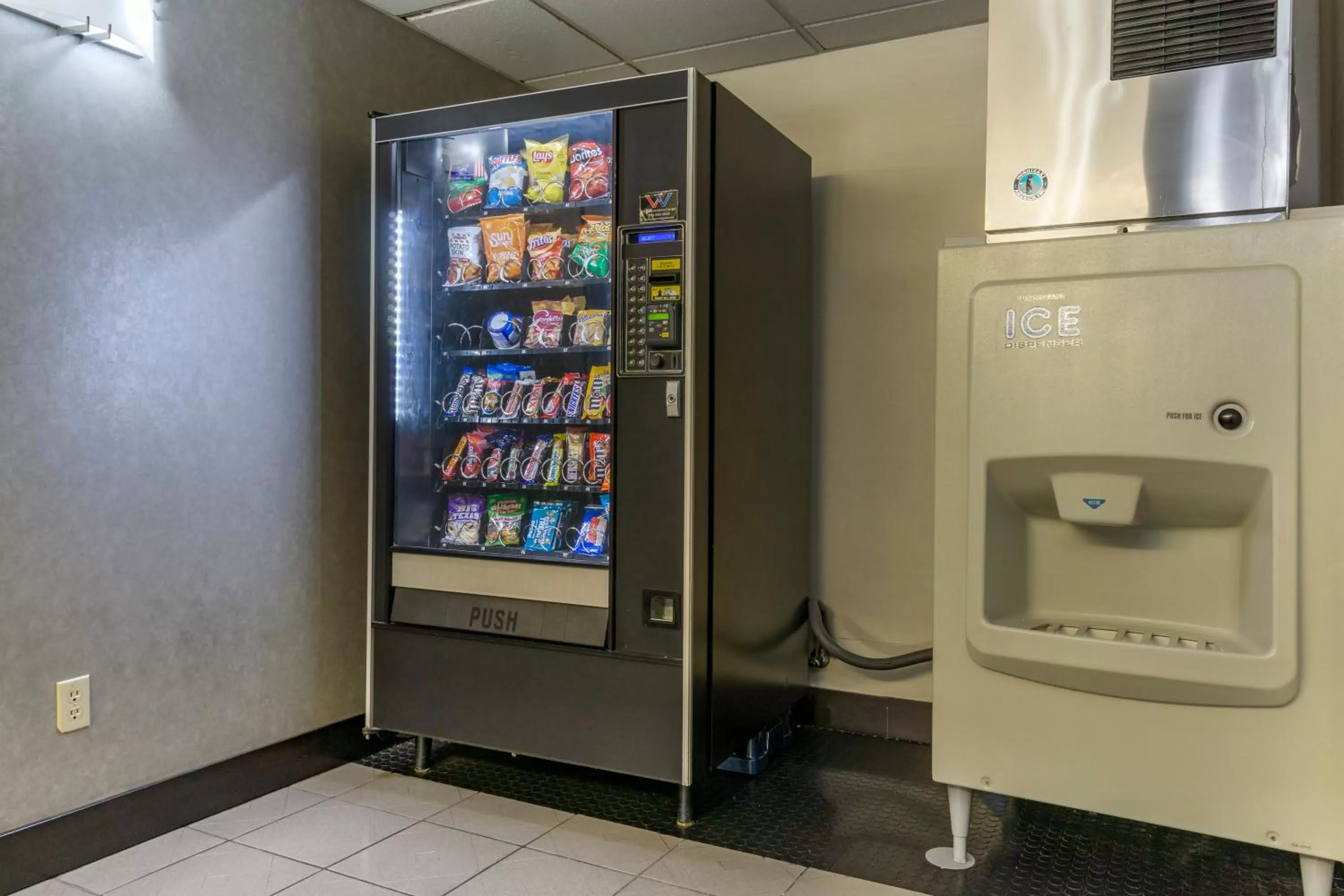vending machine in Comfort Inn Kent - Seattle