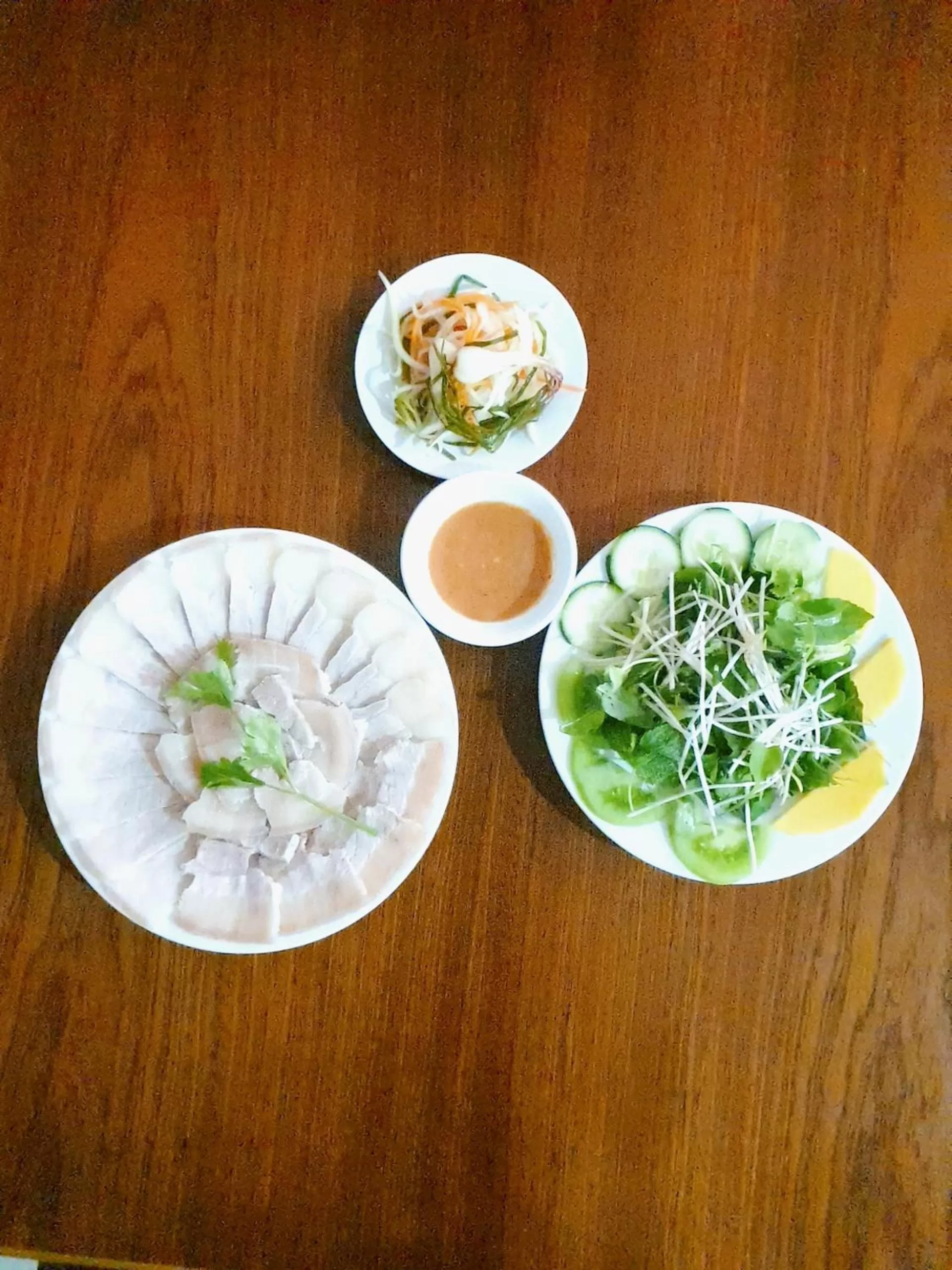 Restaurant/places to eat in QUE HUONG HOTEL