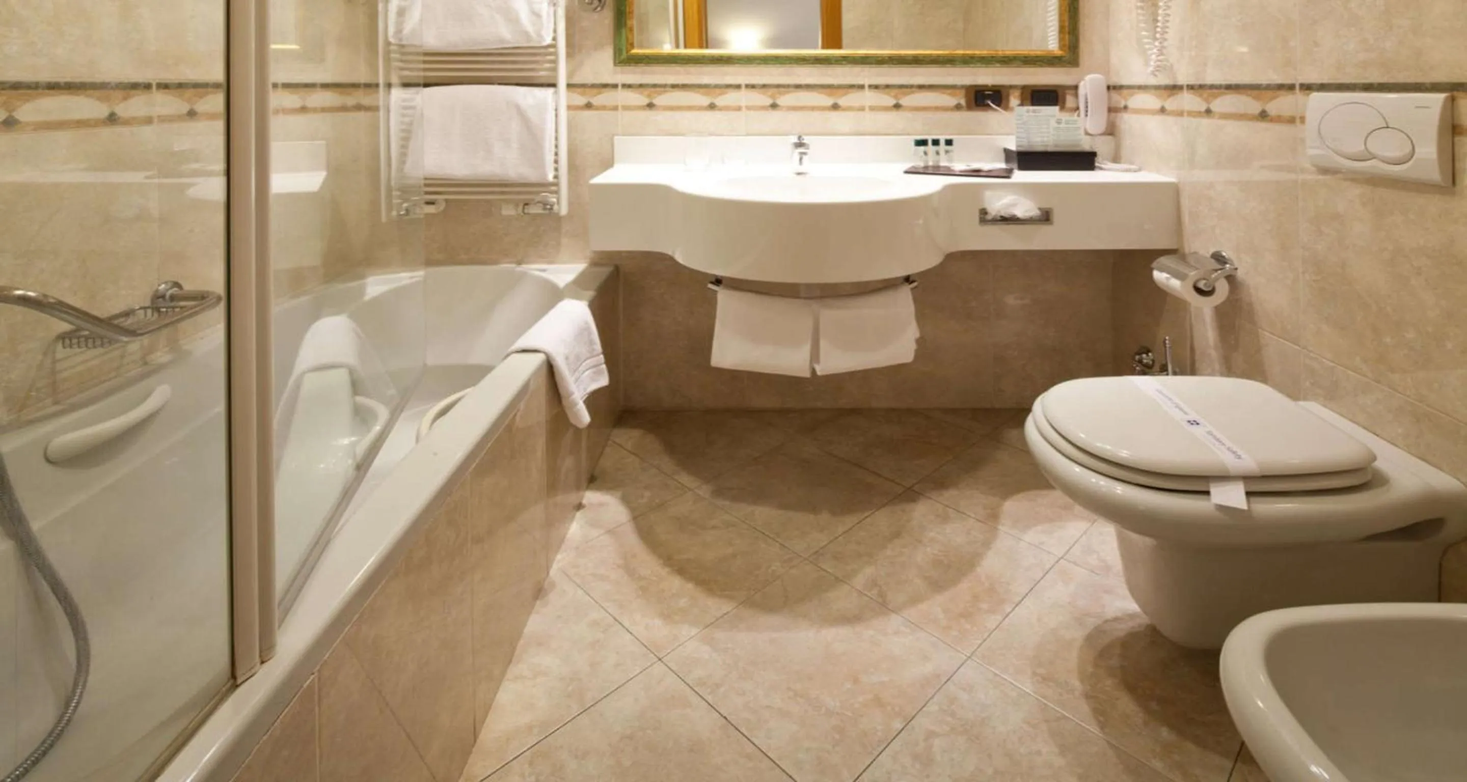 Bathroom in Hotel Mirage Sure Hotel Collection by Best Western