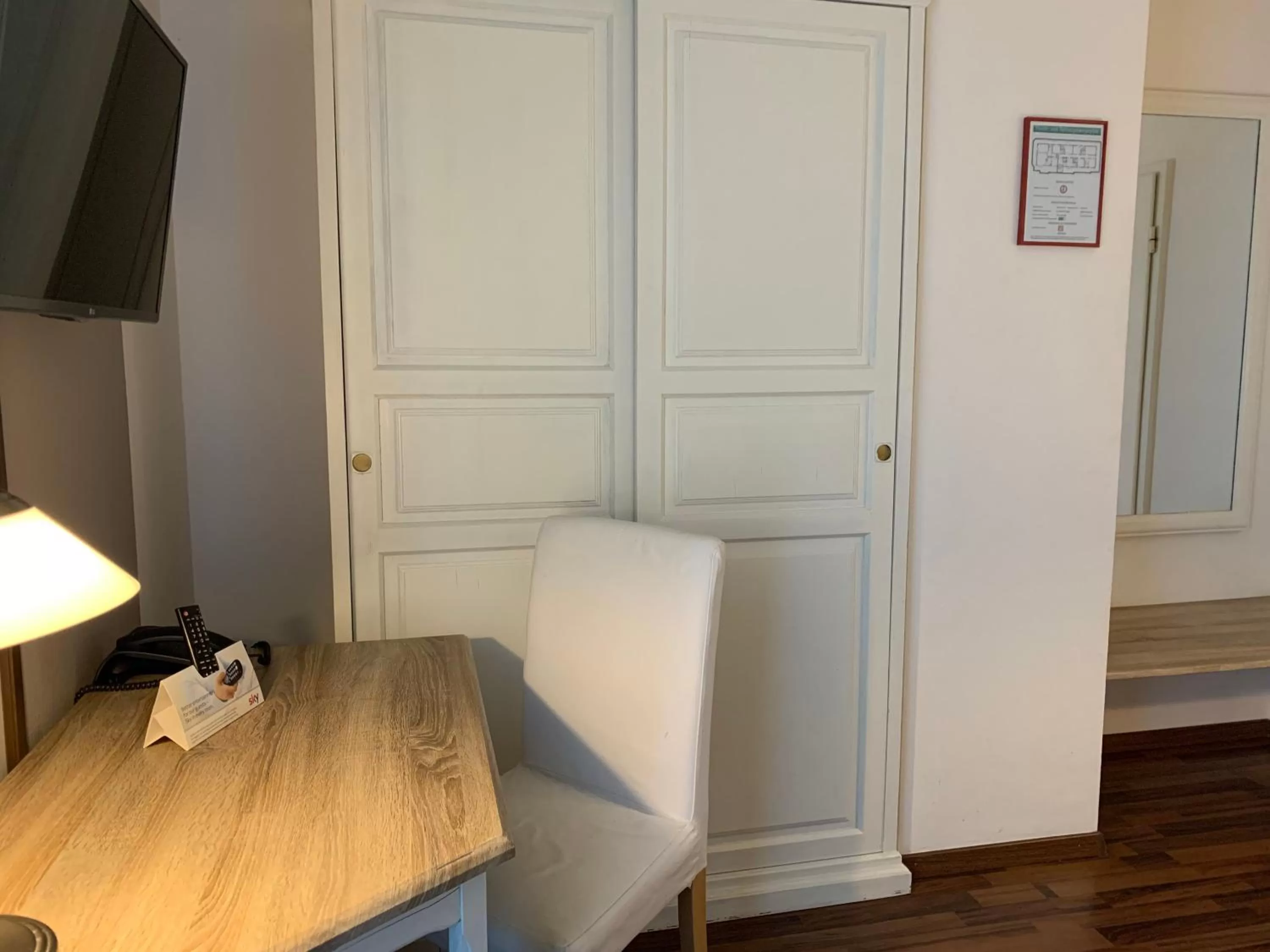 Photo of the whole room in Hotel Toskana