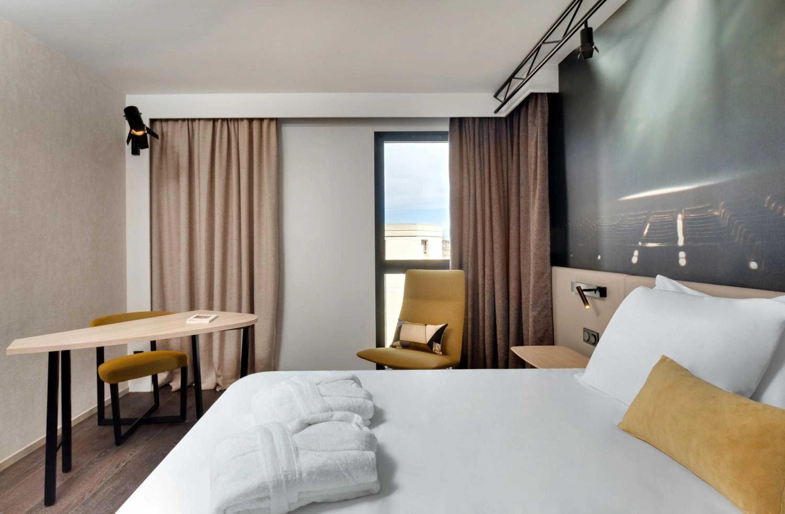 Bed in Mercure Montpellier Centre Comédie