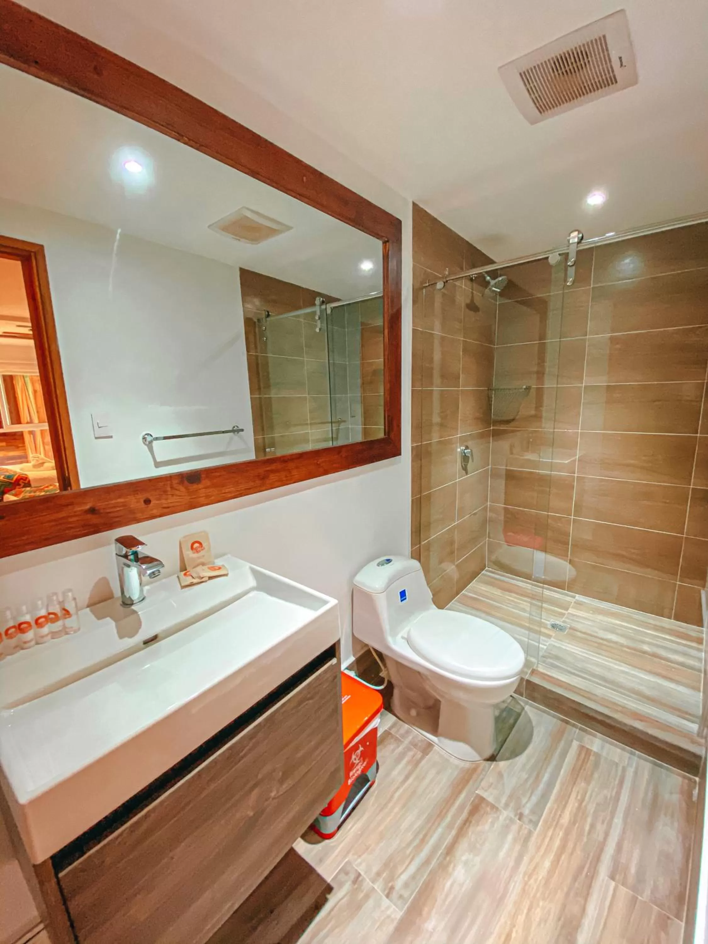 Bathroom in In Di House of Reggae Boutique