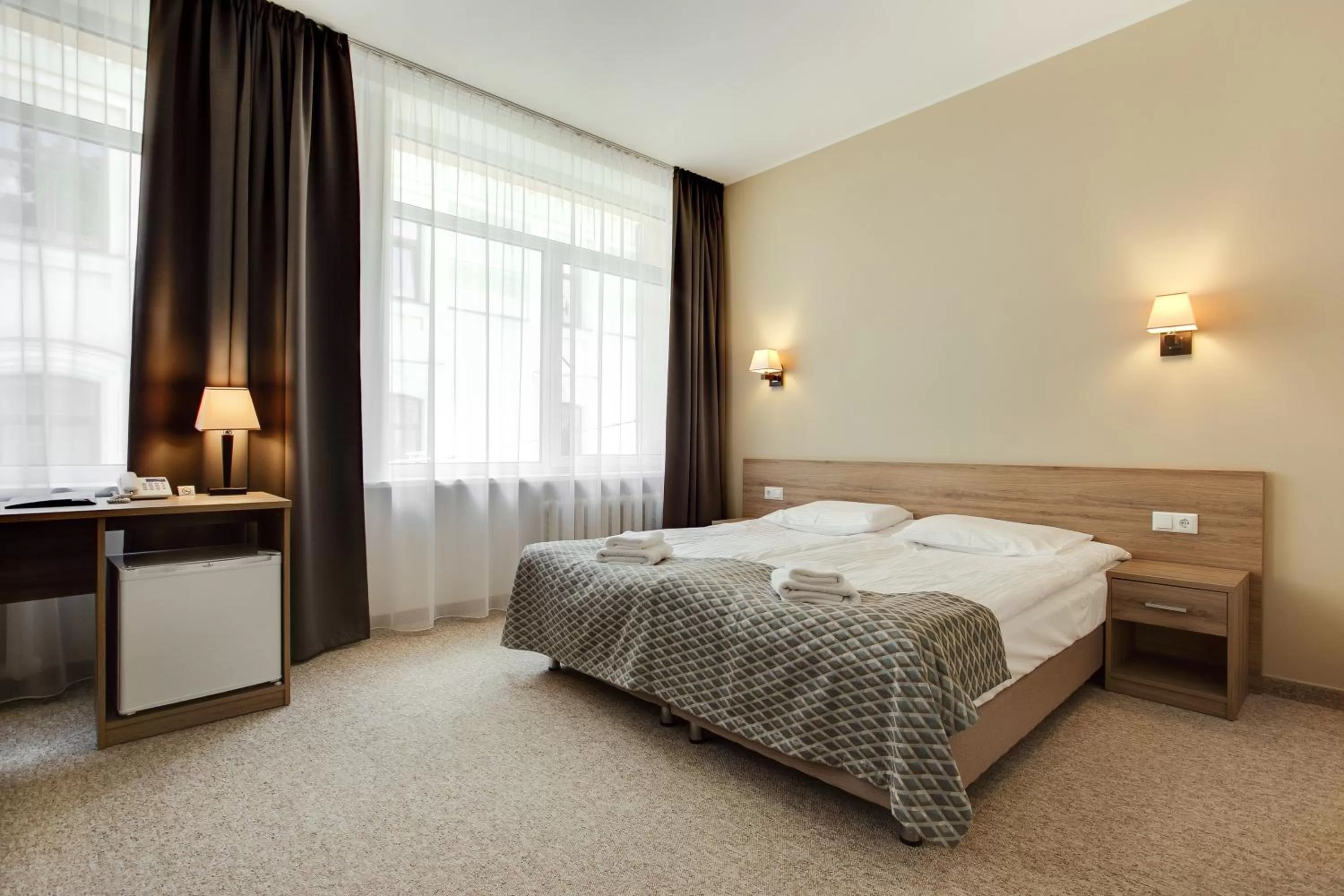 Photo of the whole room, Bed in Old Town Trio