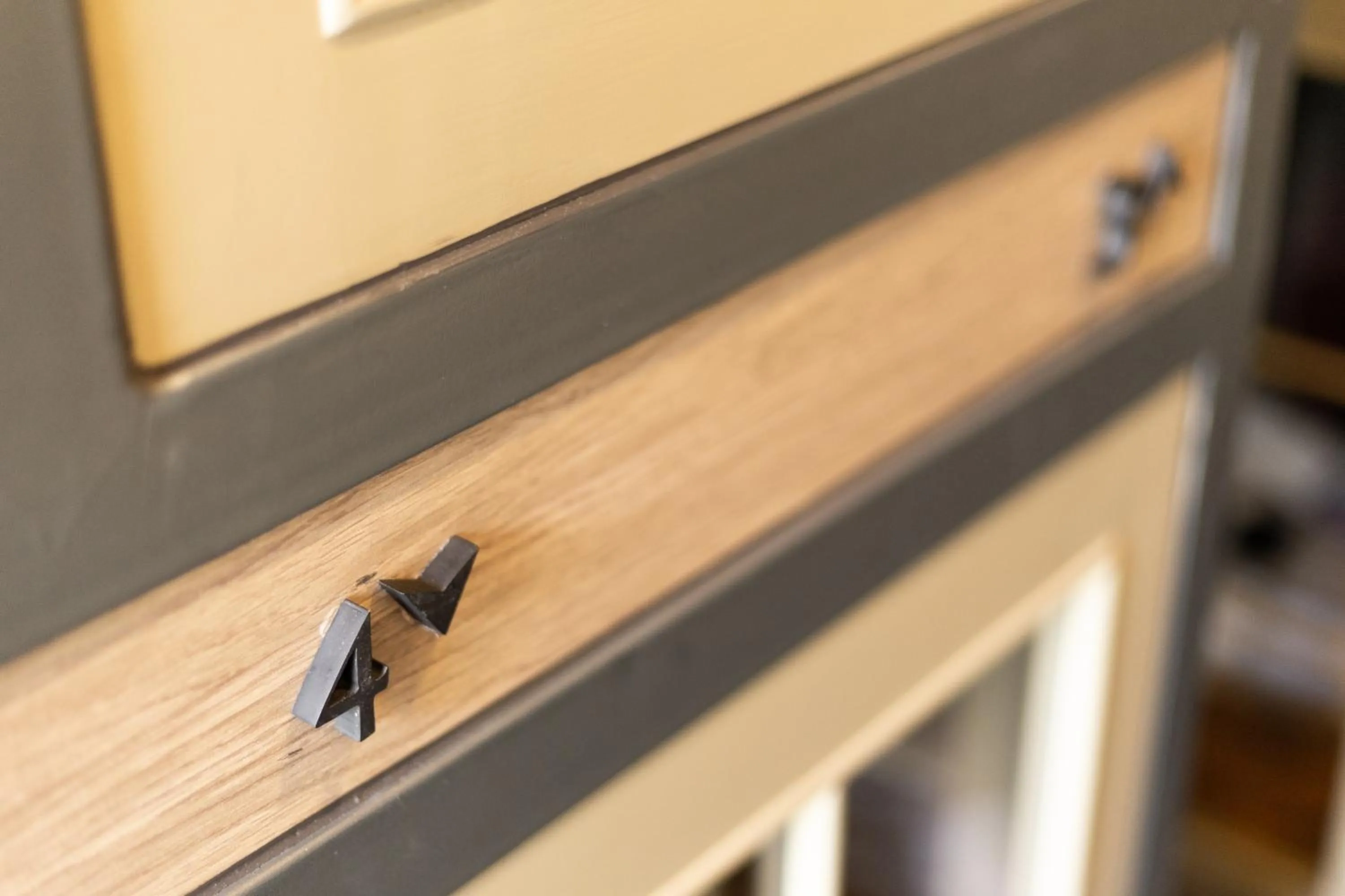 wardrobe in Warm Window Silom