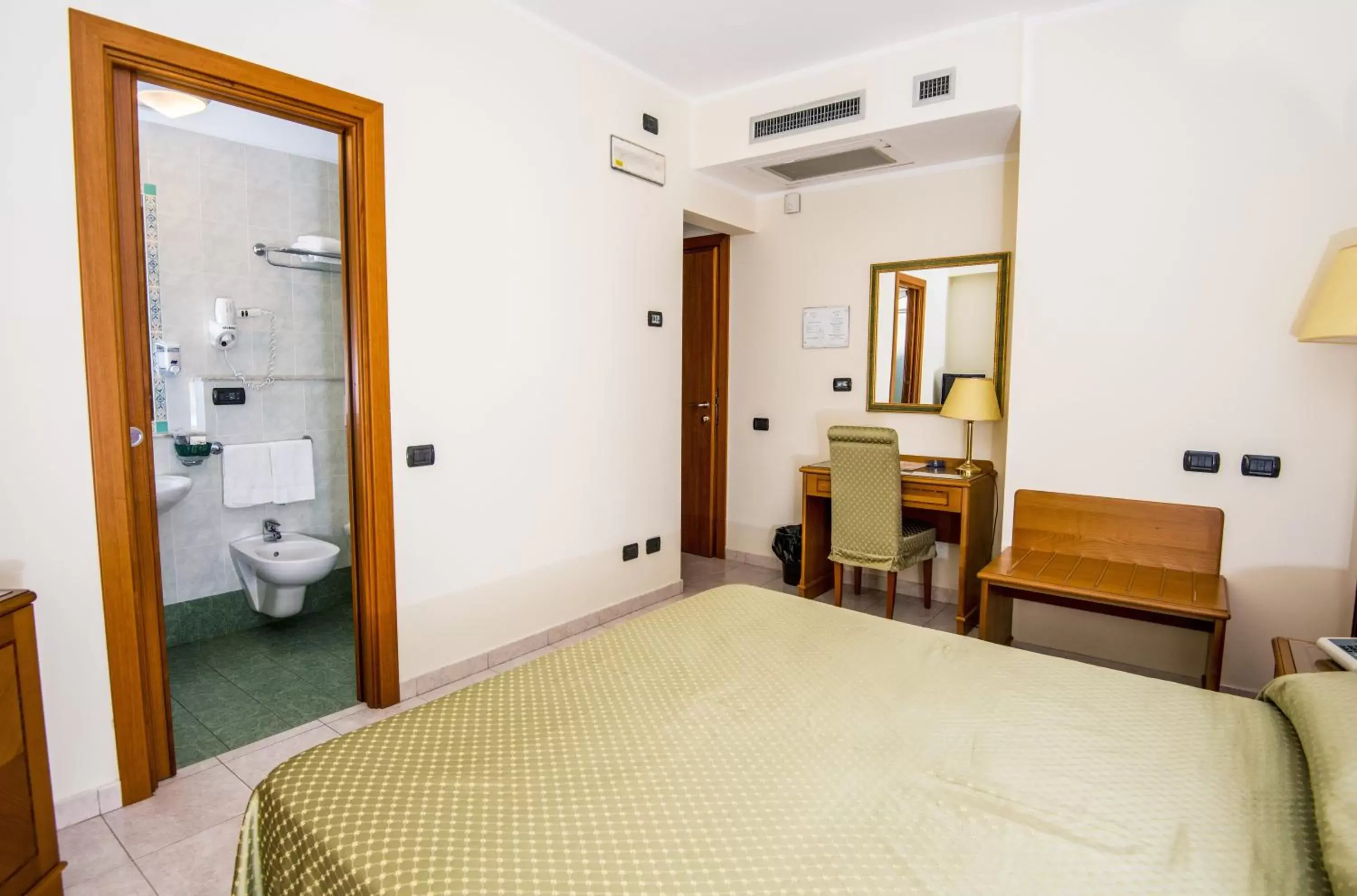 Twin Room in Grand Hotel Victoria Twin Room in Grand Hotel Victoria