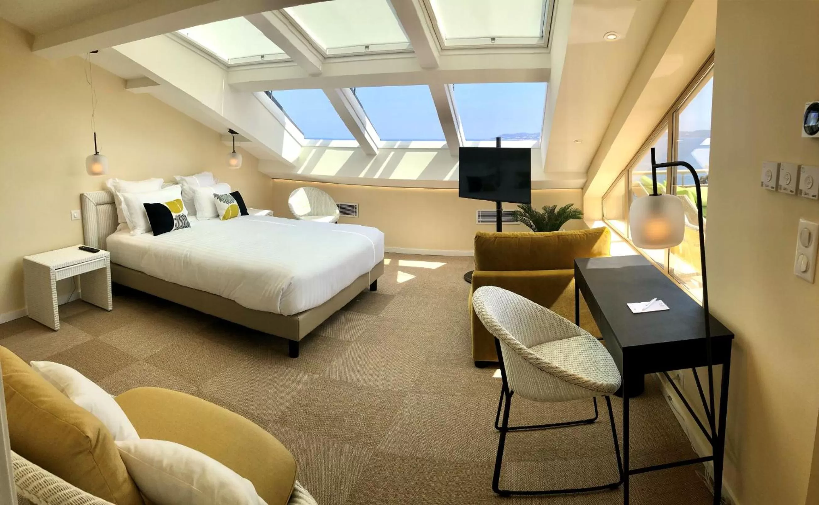 Photo of the whole room, Bed in Best Western Premier Montfleuri