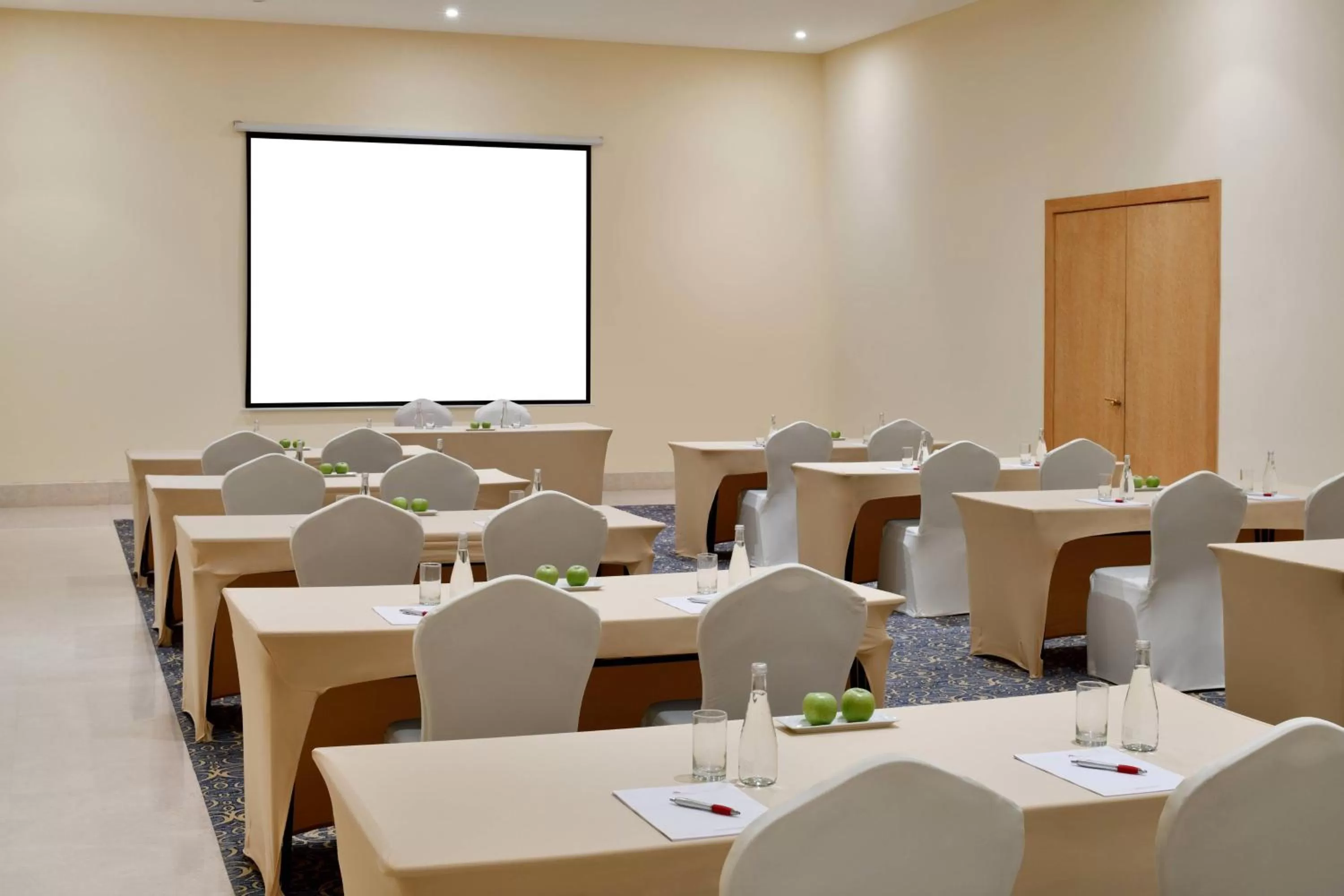 Meeting/conference room in Riyadh Airport Marriott Hotel