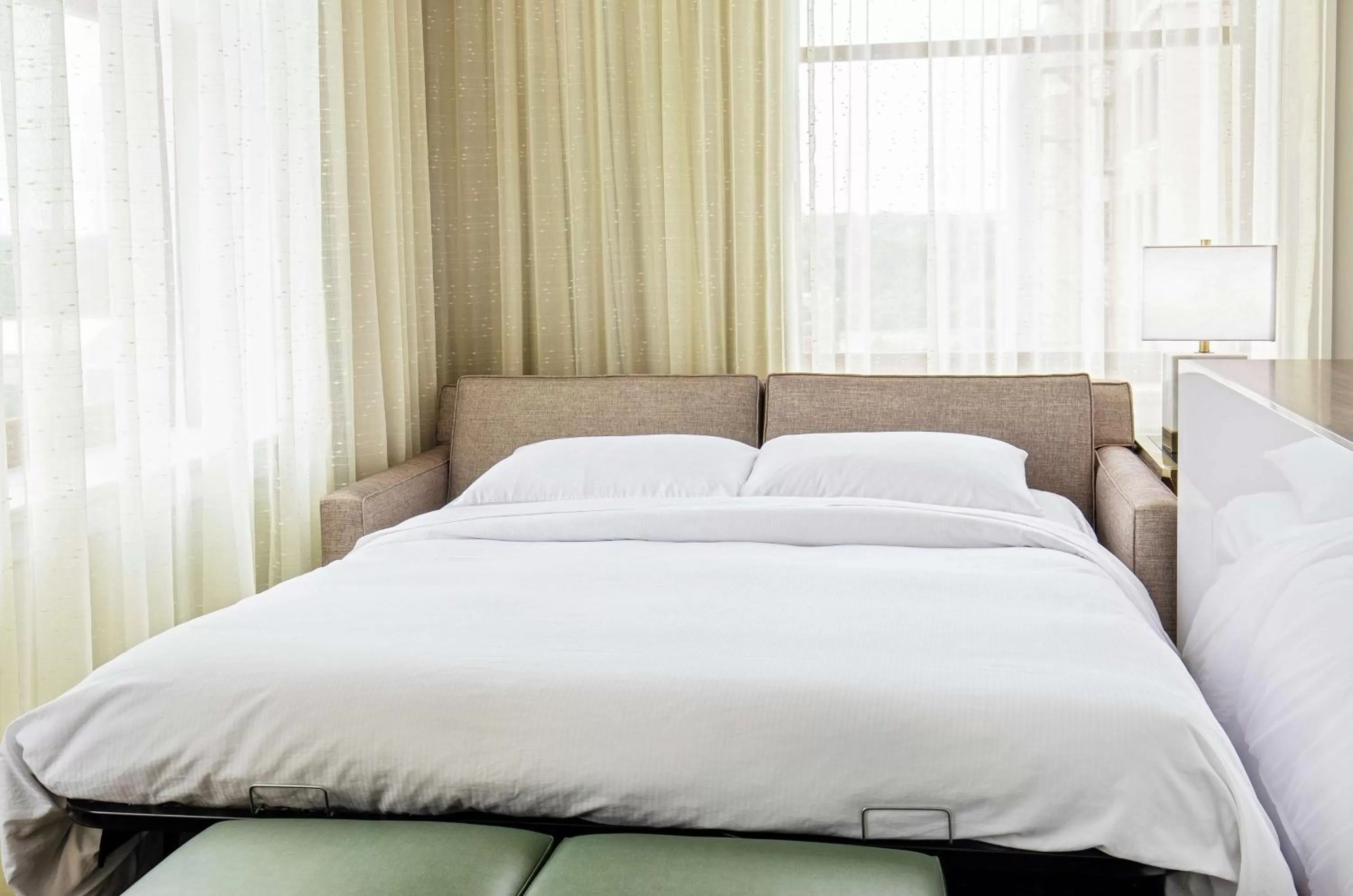 Bed in Doubletree By Hilton Youngstown Downtown