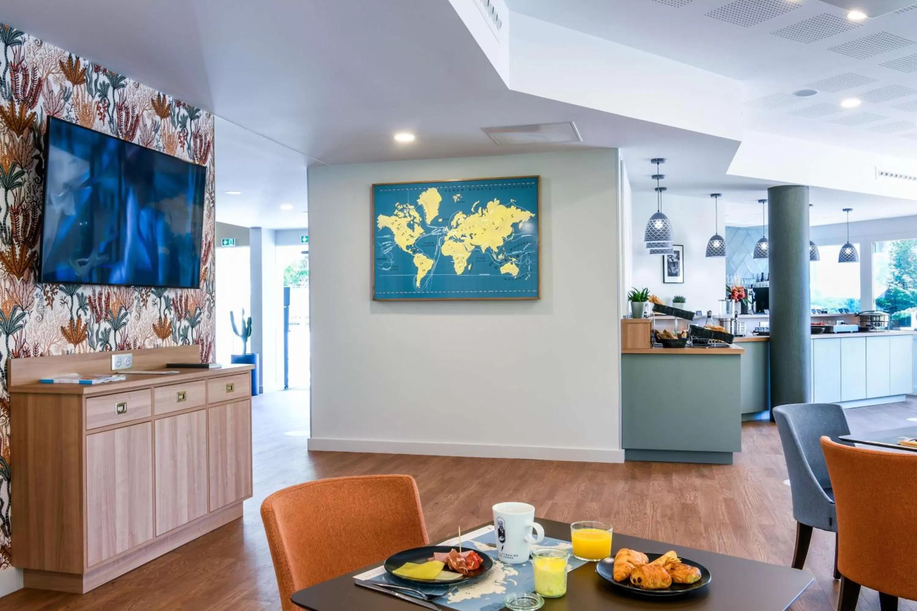 Restaurant/places to eat in Hôtel Jules Verne Biarritz