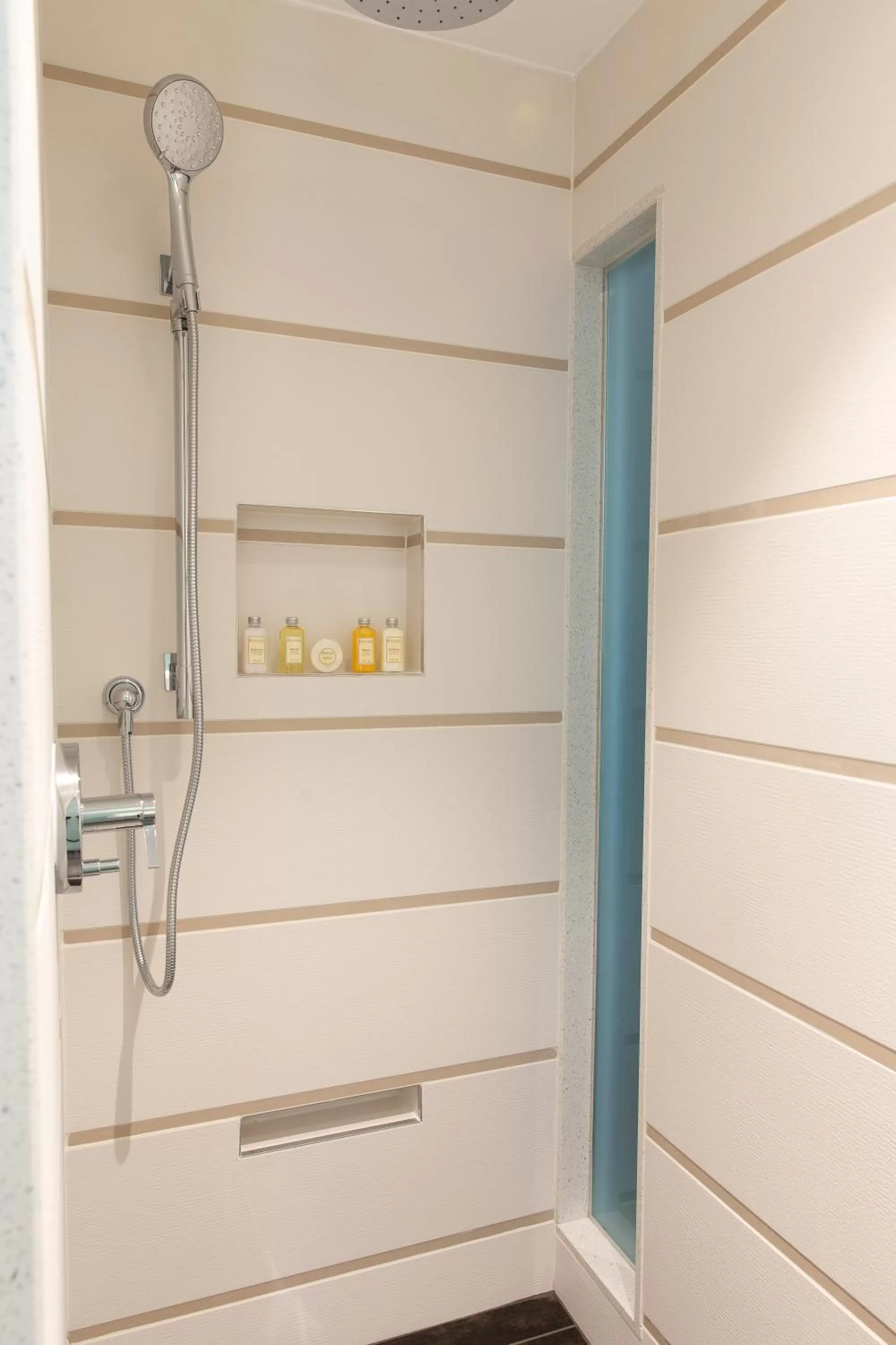 Bathroom in Hotel Le Bleu