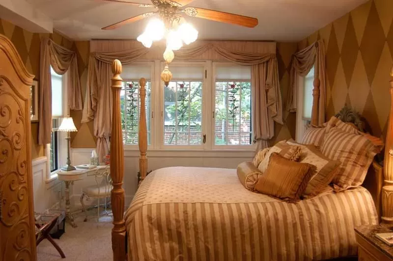 Gaslight Bed & Breakfast