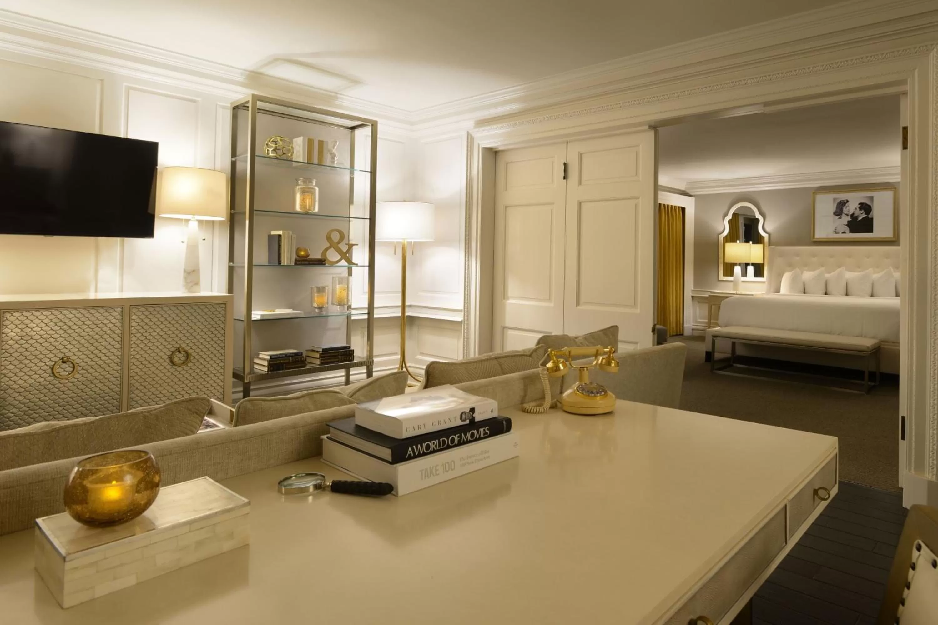 Photo of the whole room, Bed in Magnolia Hotel St. Louis, a Tribute Portfolio Hotel