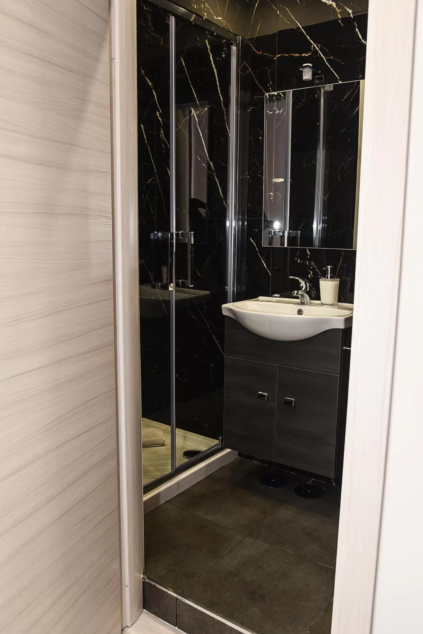 Bathroom in Hotel Kennedy