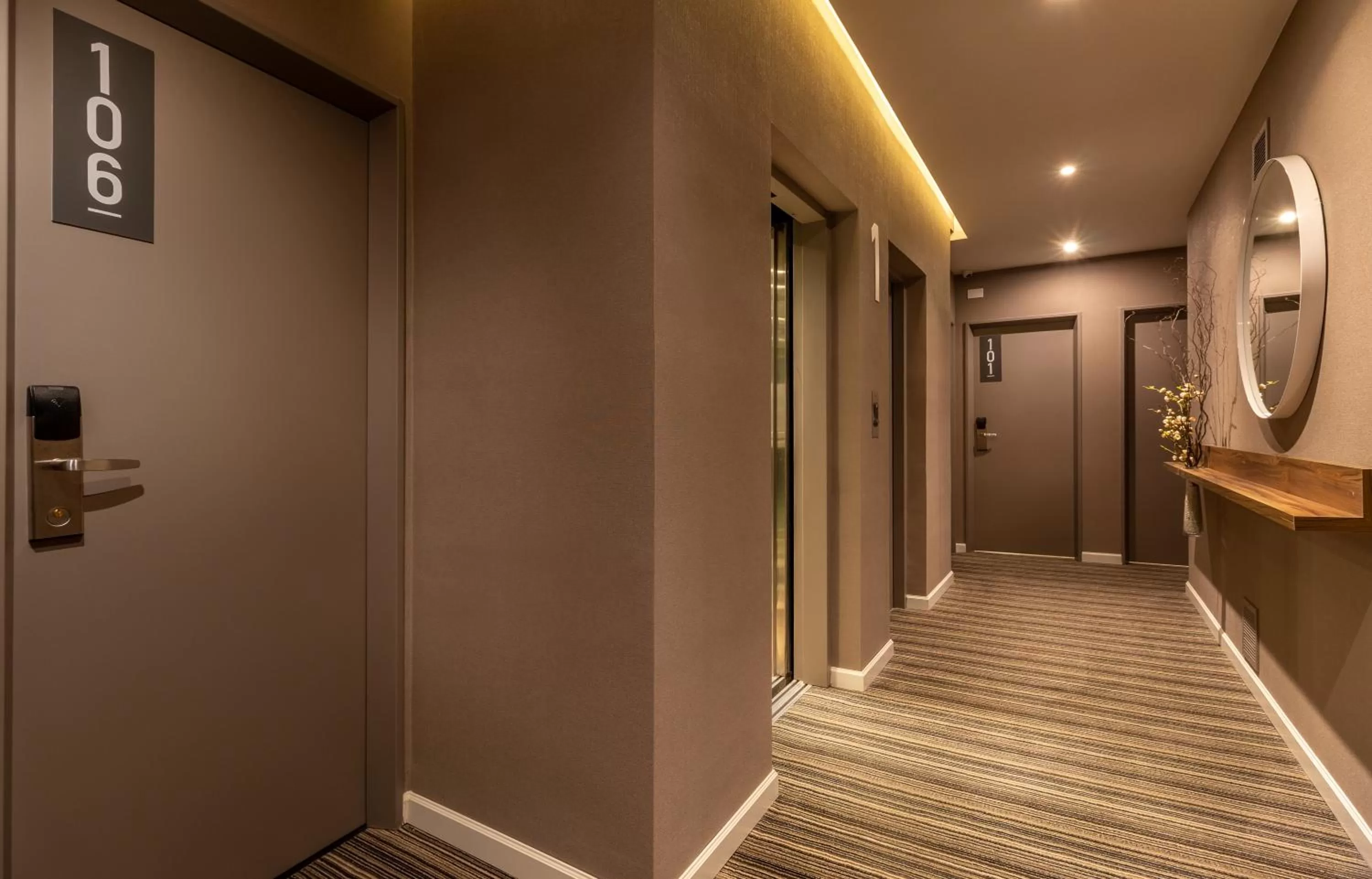 elevator in Up Congreso Hotel