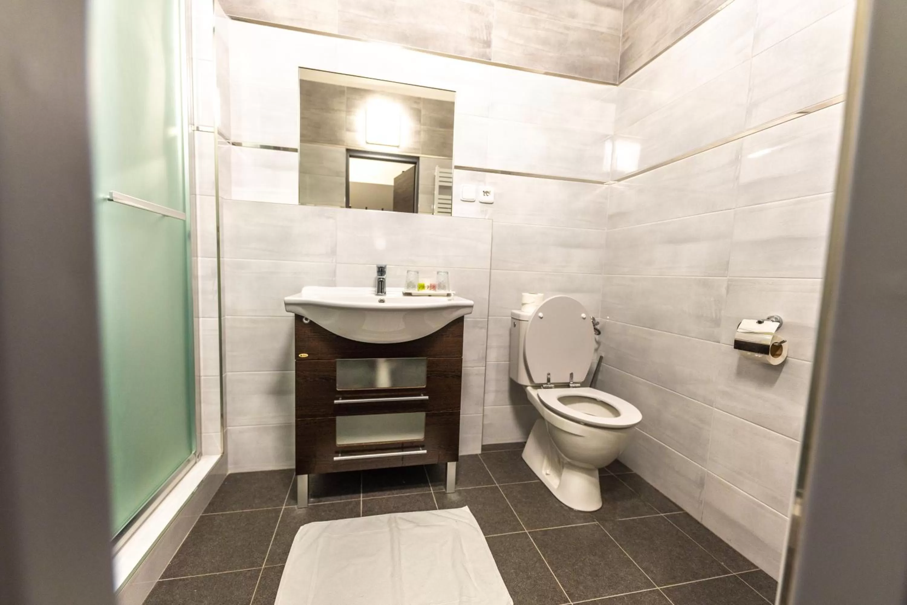 Shower in Hotel Třebovská restaurace