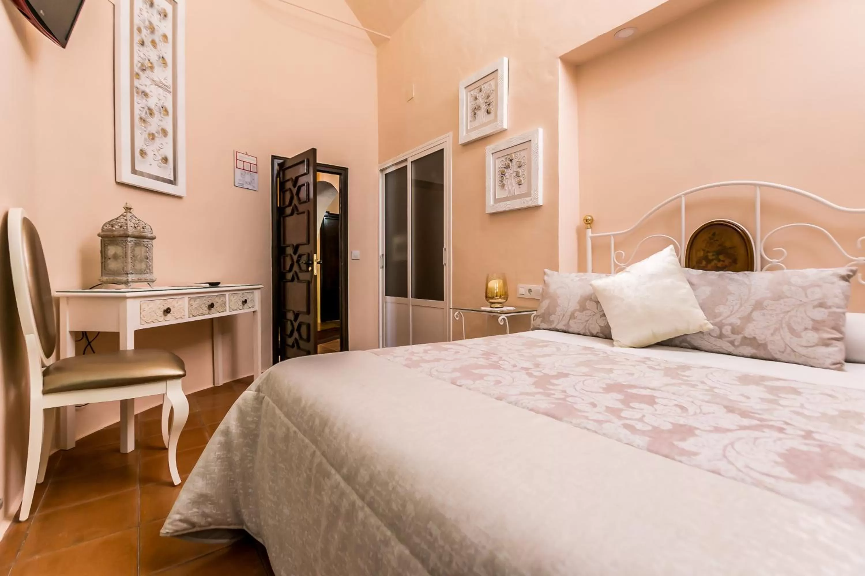 Bed in Hacienda El Santiscal Adults Only