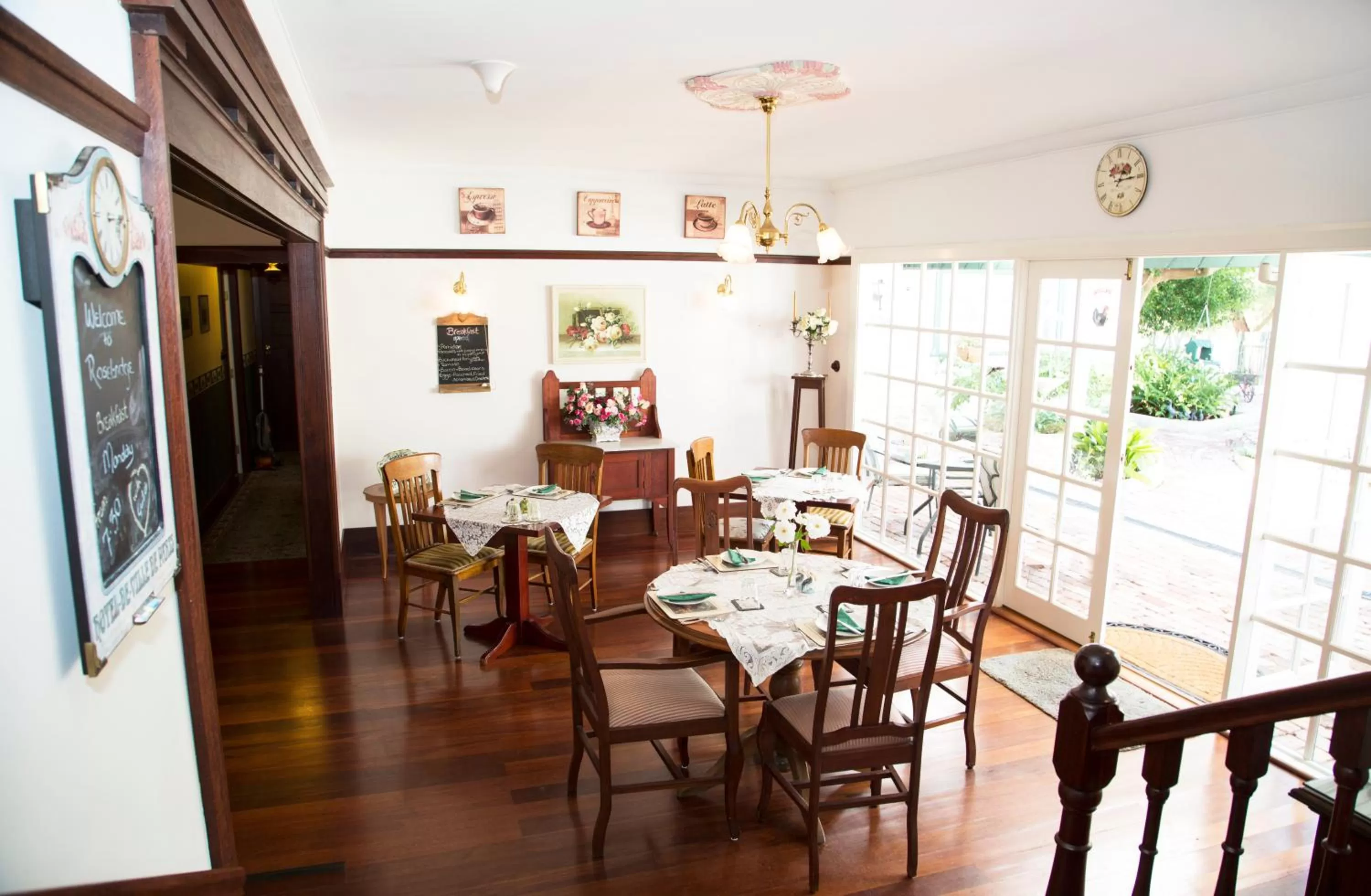 Restaurant/places to eat in Rosebridge House Bed & Breakfast Adult Retreat