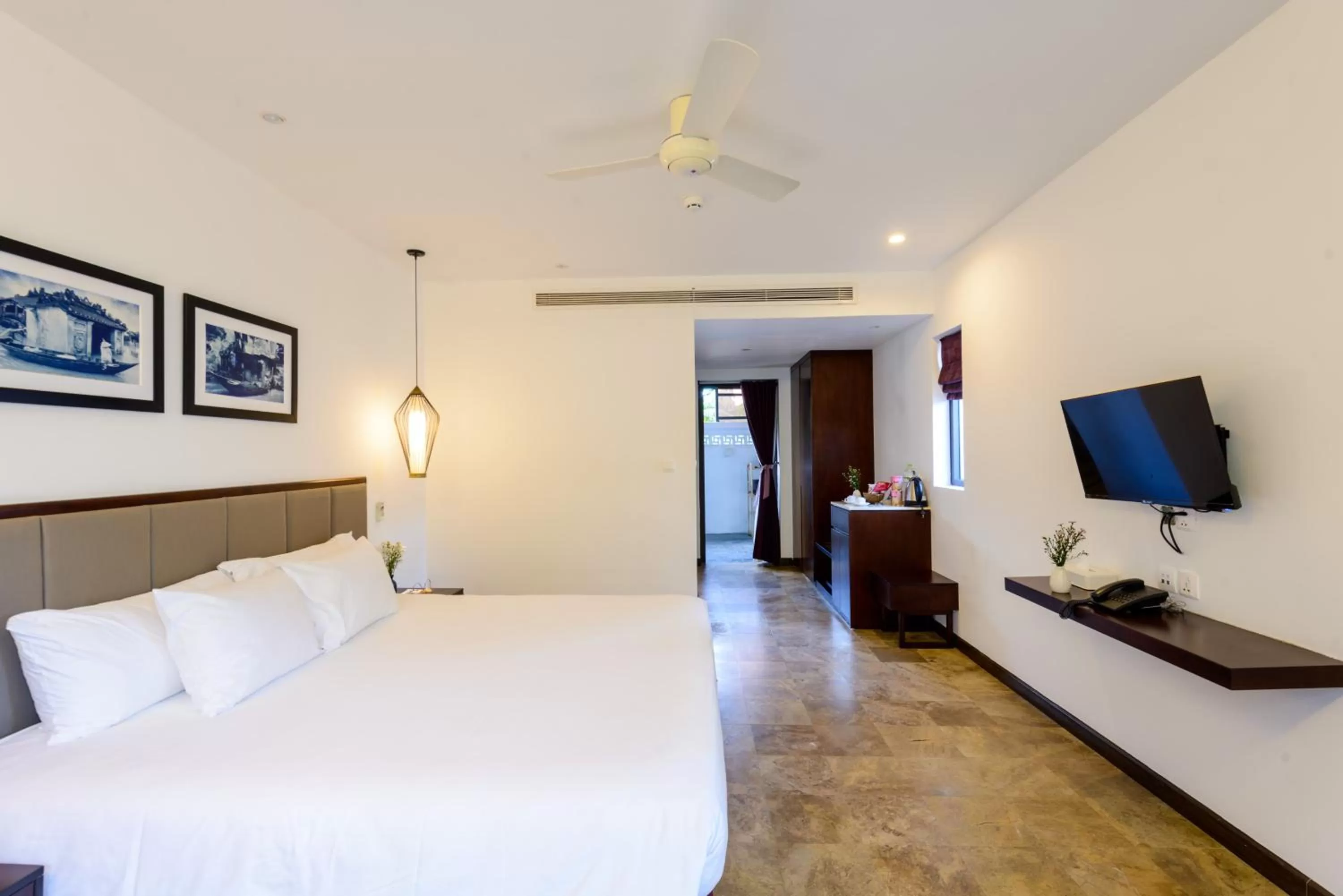 TV and multimedia, Bed in SENVILA Boutique Resort & Spa