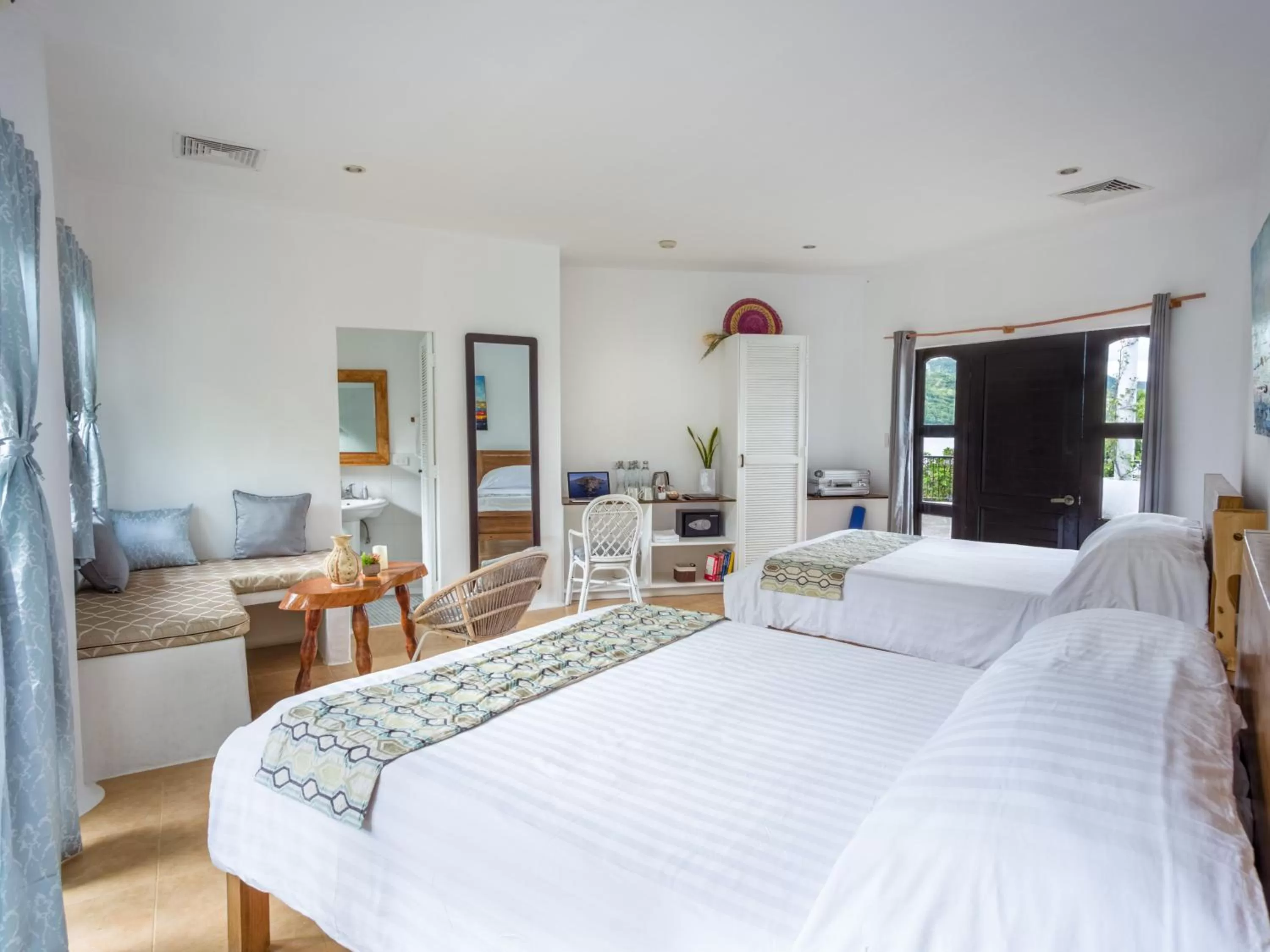 Photo of the whole room, Bed in Granada Beach Resort - Adults Only