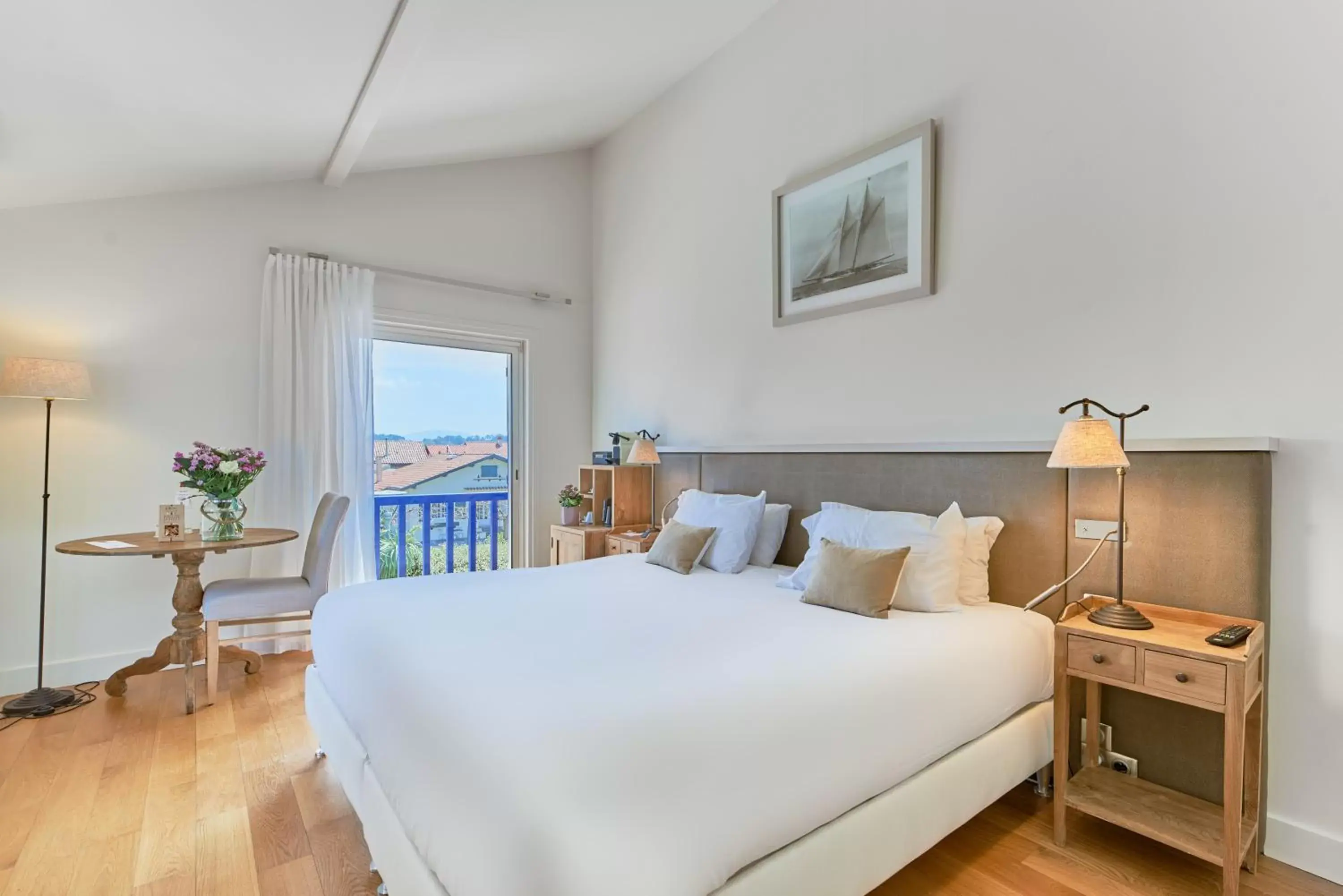 Standard Double Room with City View in Villa L'Arche Standard Double Room with City View in Villa L'Arche